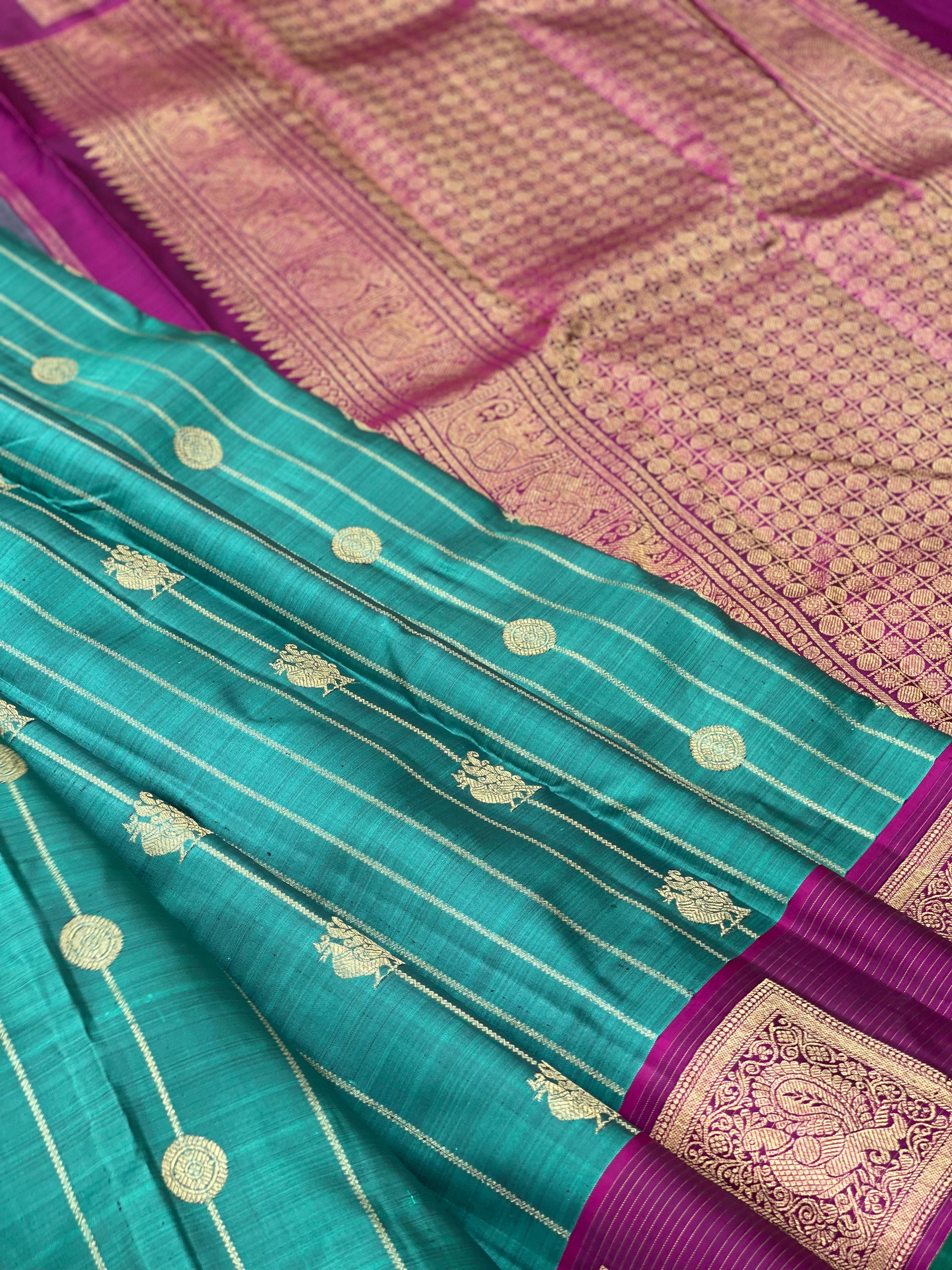 A stunner Emerald Green Vintage Kanchivaram silk saree