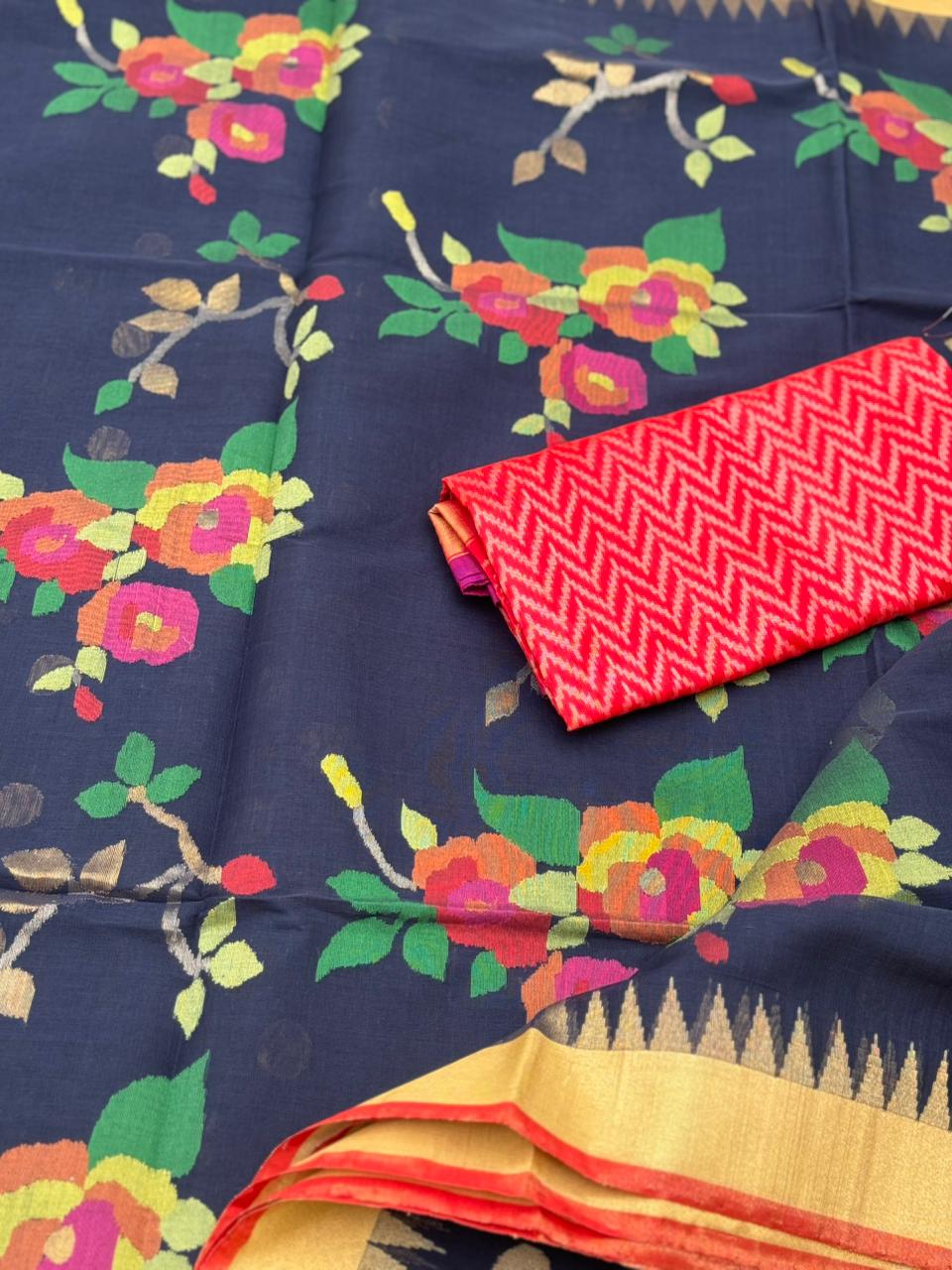 A gorgeous handspun ponduru Khadhi jamdani cotton saree