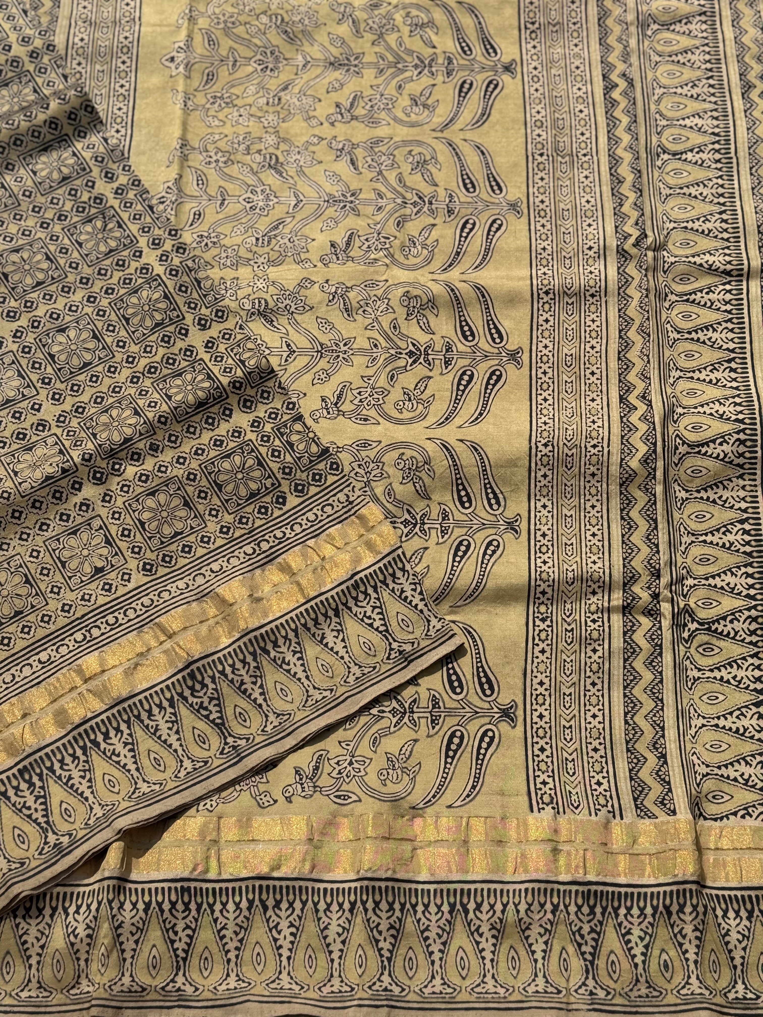 EYARKAI - NATURAL DYE KODALIKARUPPUR BLOCK PRINTS ON MULBERRY SILK