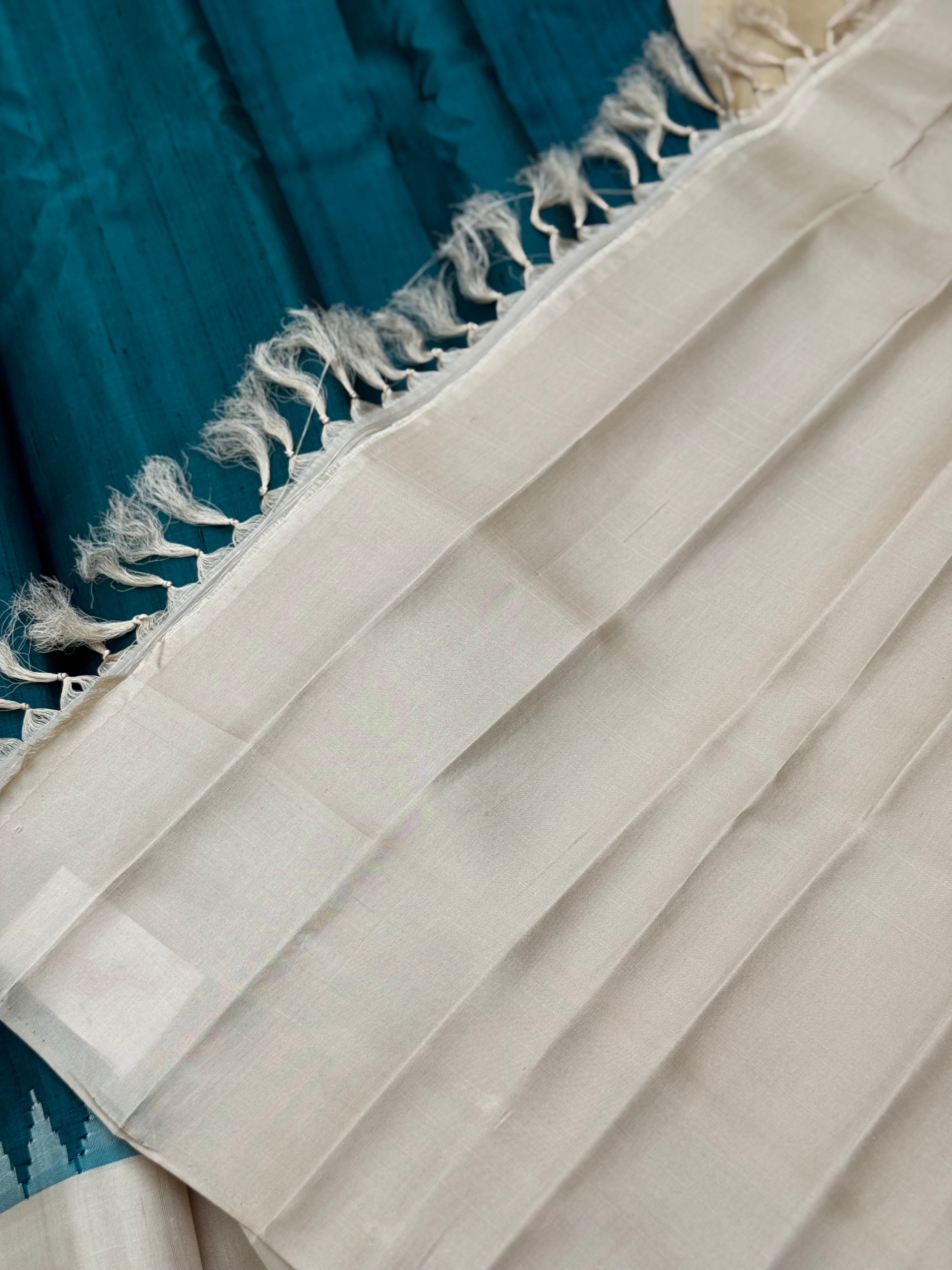 Peacock Green temple border handwoven gadwal raw silk saree