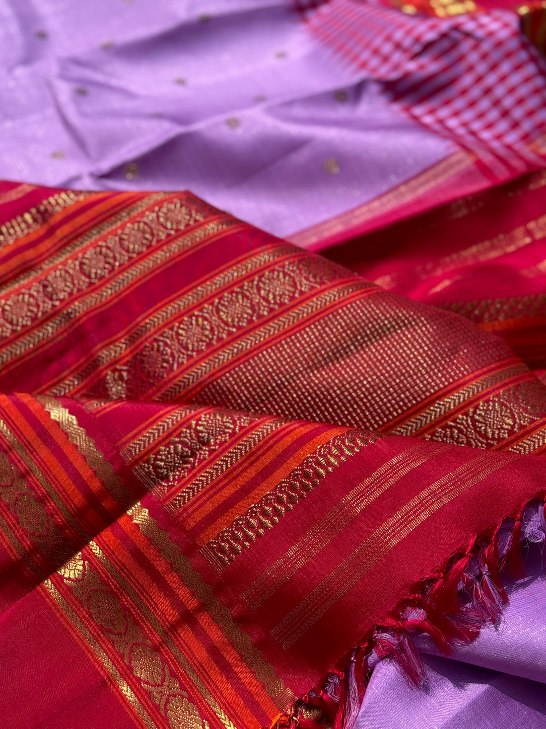 PARAMPARA Kanchivaram silk saree in lilac with arakku red shade