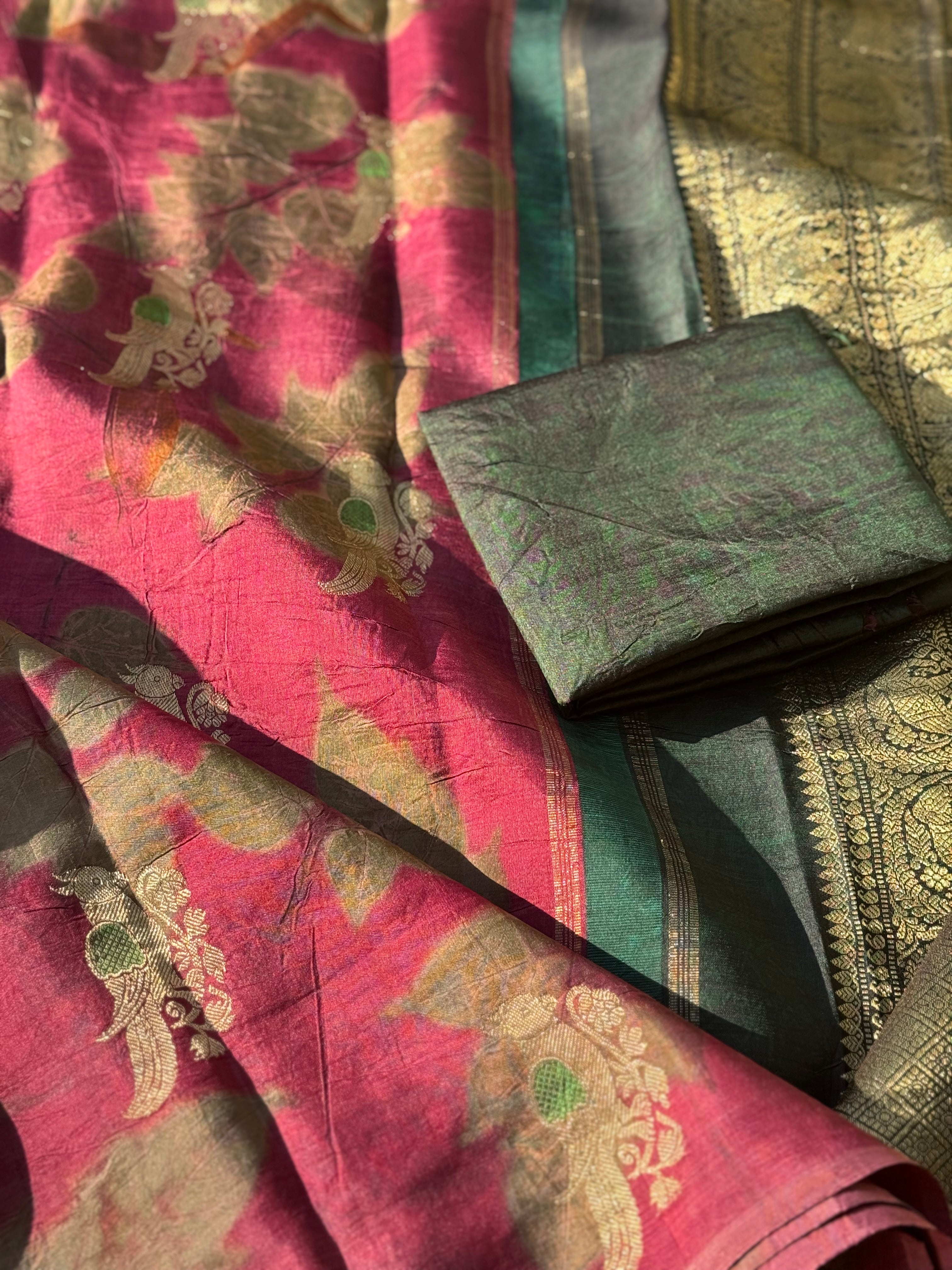 A stunningly gorgeous MAUVE PINK or Beet pink Borderless kanchivaram silk saree with Ecoprints