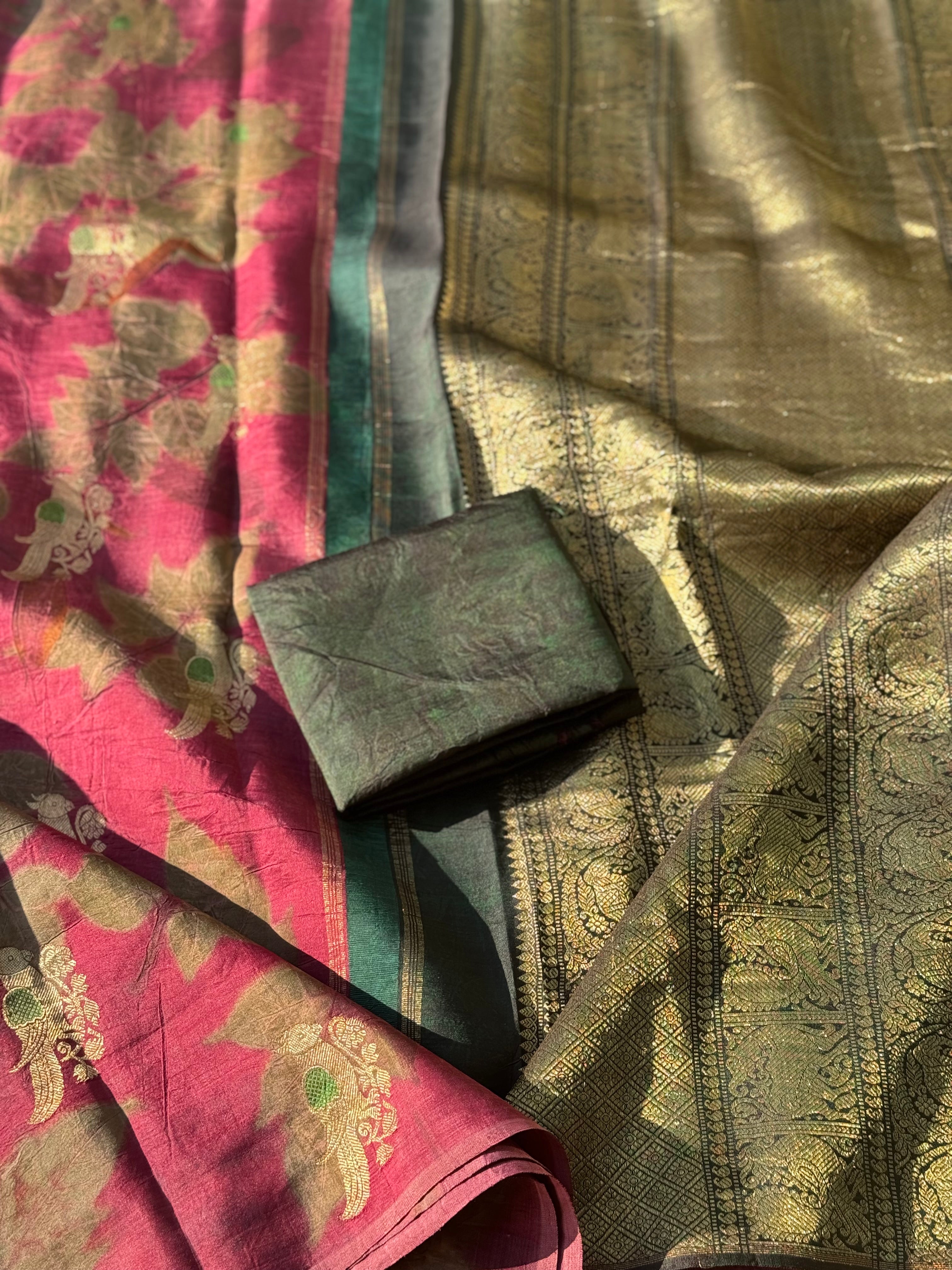 A stunningly gorgeous MAUVE PINK or Beet pink Borderless kanchivaram silk saree with Ecoprints