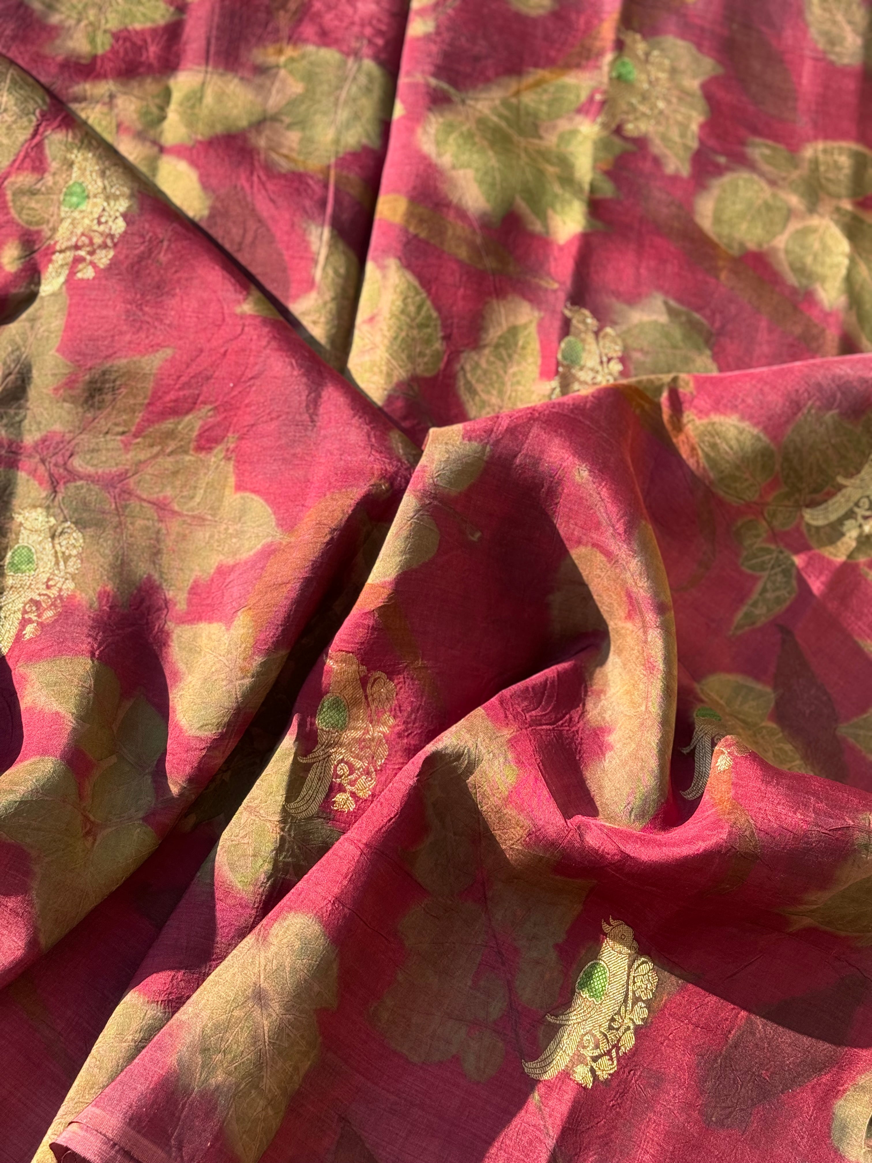 A stunningly gorgeous MAUVE PINK or Beet pink Borderless kanchivaram silk saree with Ecoprints