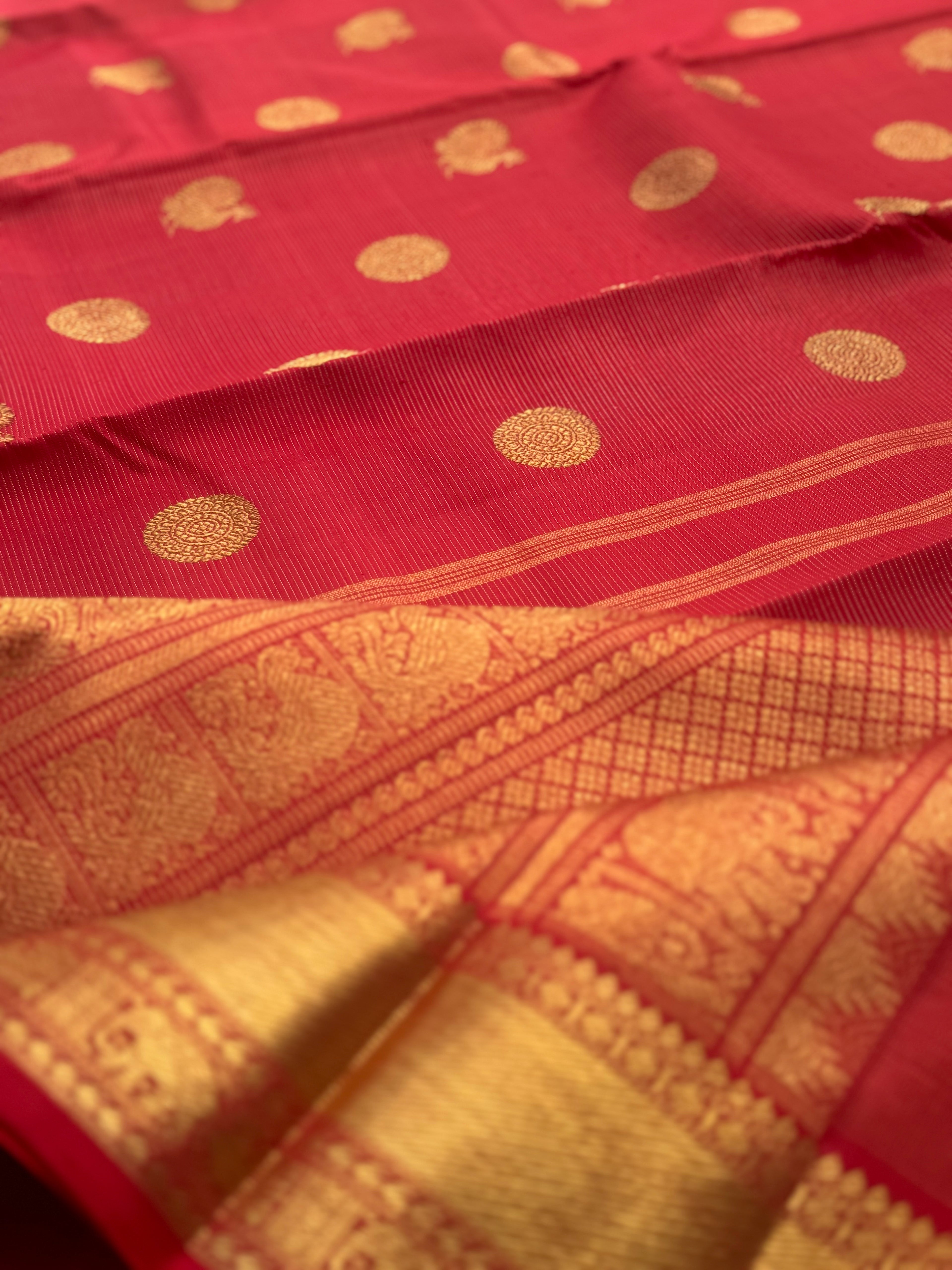 The gorgeous masterpiece woven bridal red vairaoosi kanchivaram silk Saree