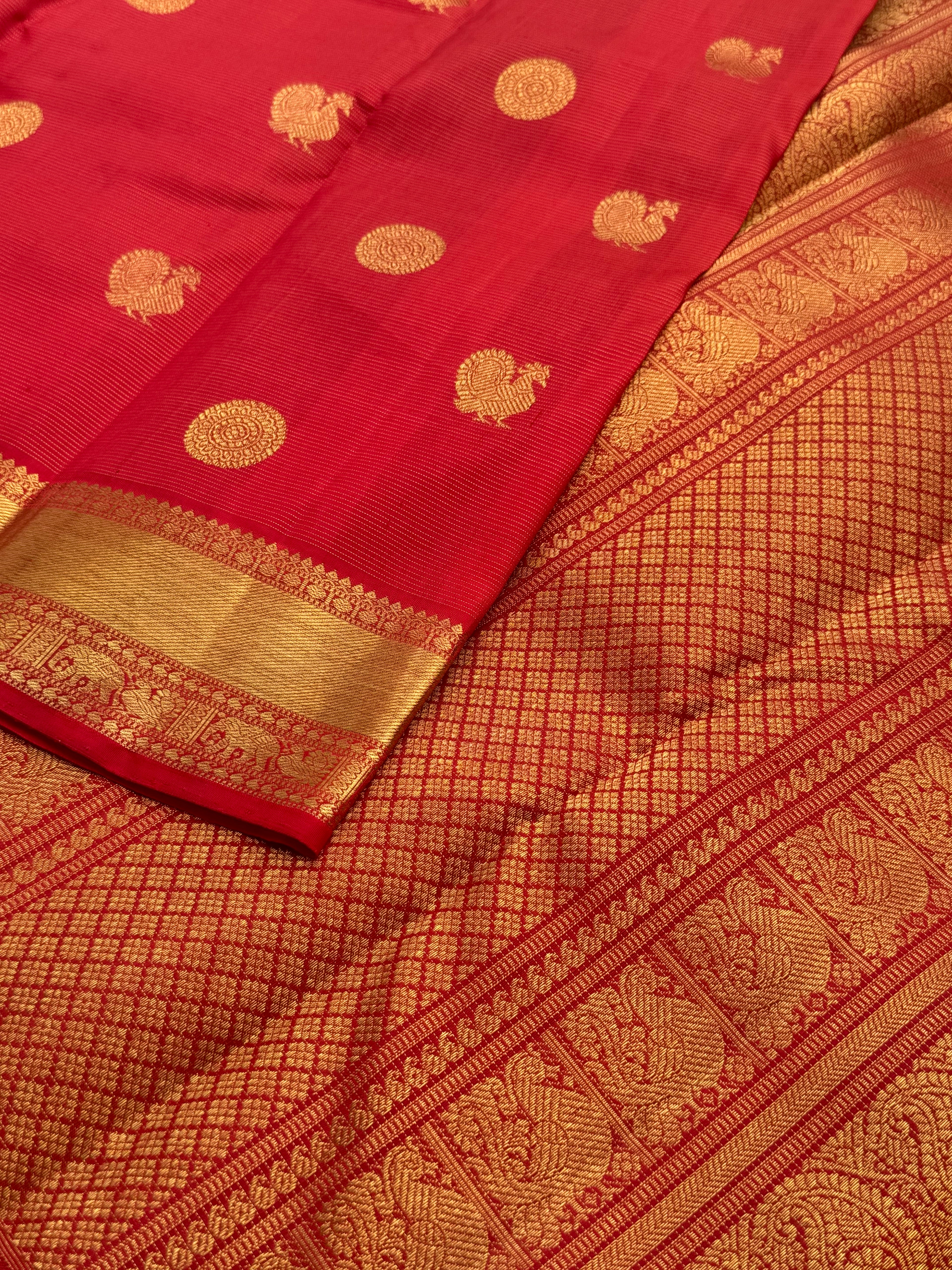 The gorgeous masterpiece woven bridal red vairaoosi kanchivaram silk Saree