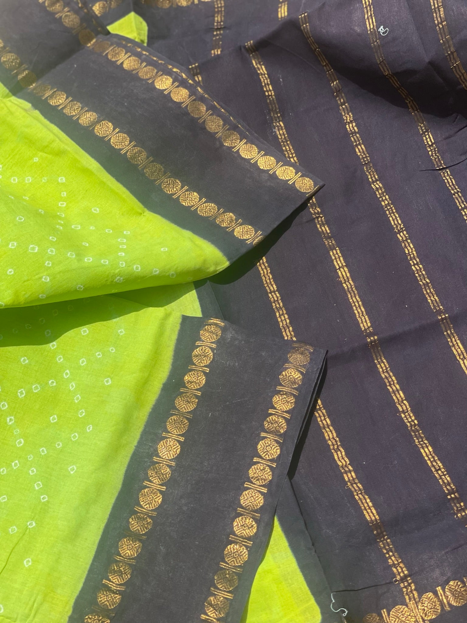 Handkotted And Tie Dyed Madurai Kaikattu Sungudi Cotton