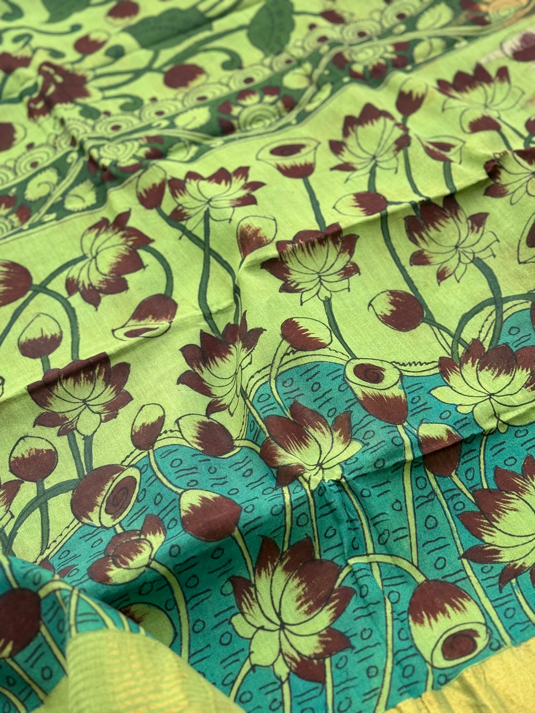 A subtle elegant ponduru handspun Khadhi jamdani temple cotton penkalamkari saree