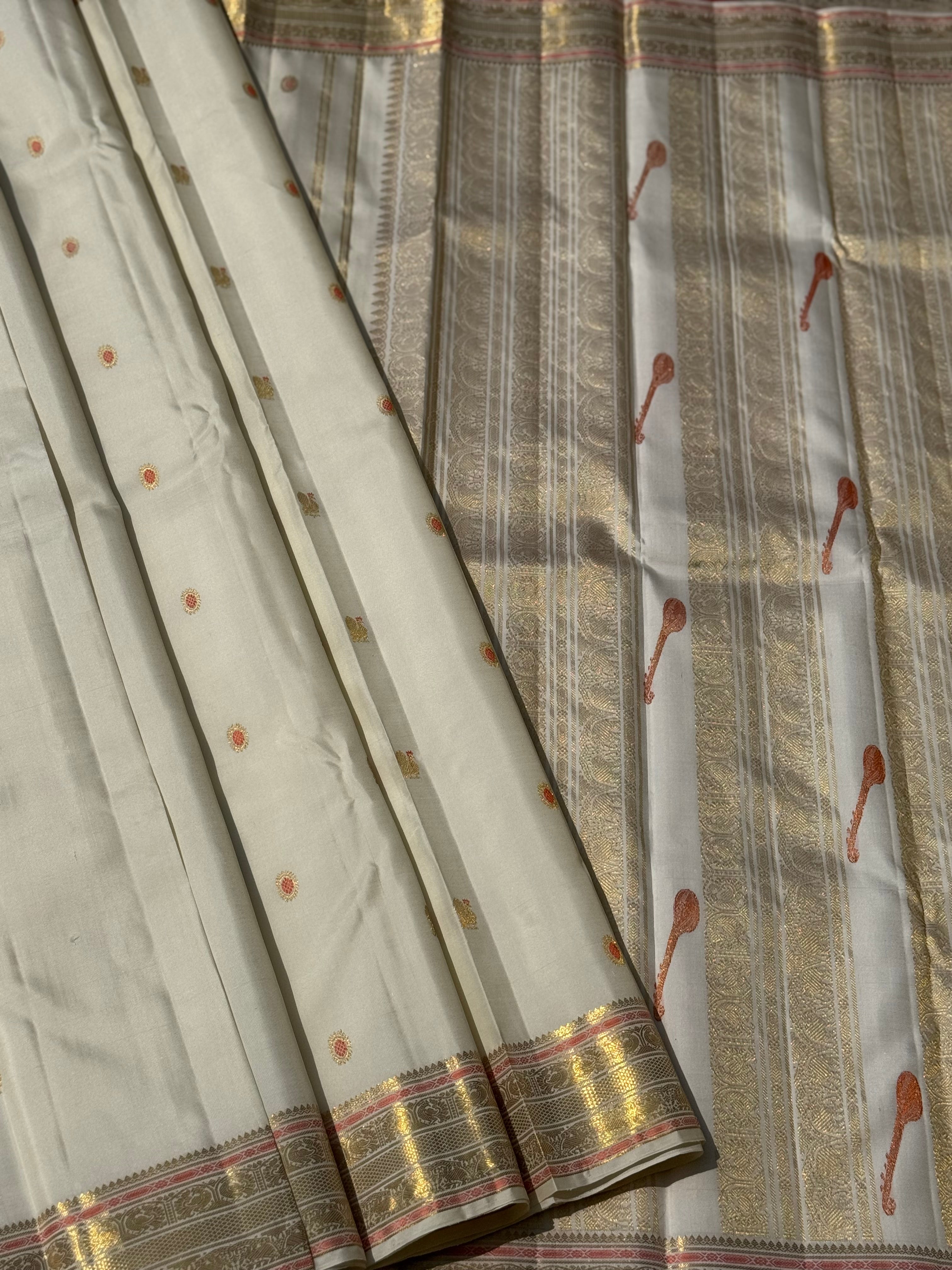 Client payment link for 1 saree with customised blouse