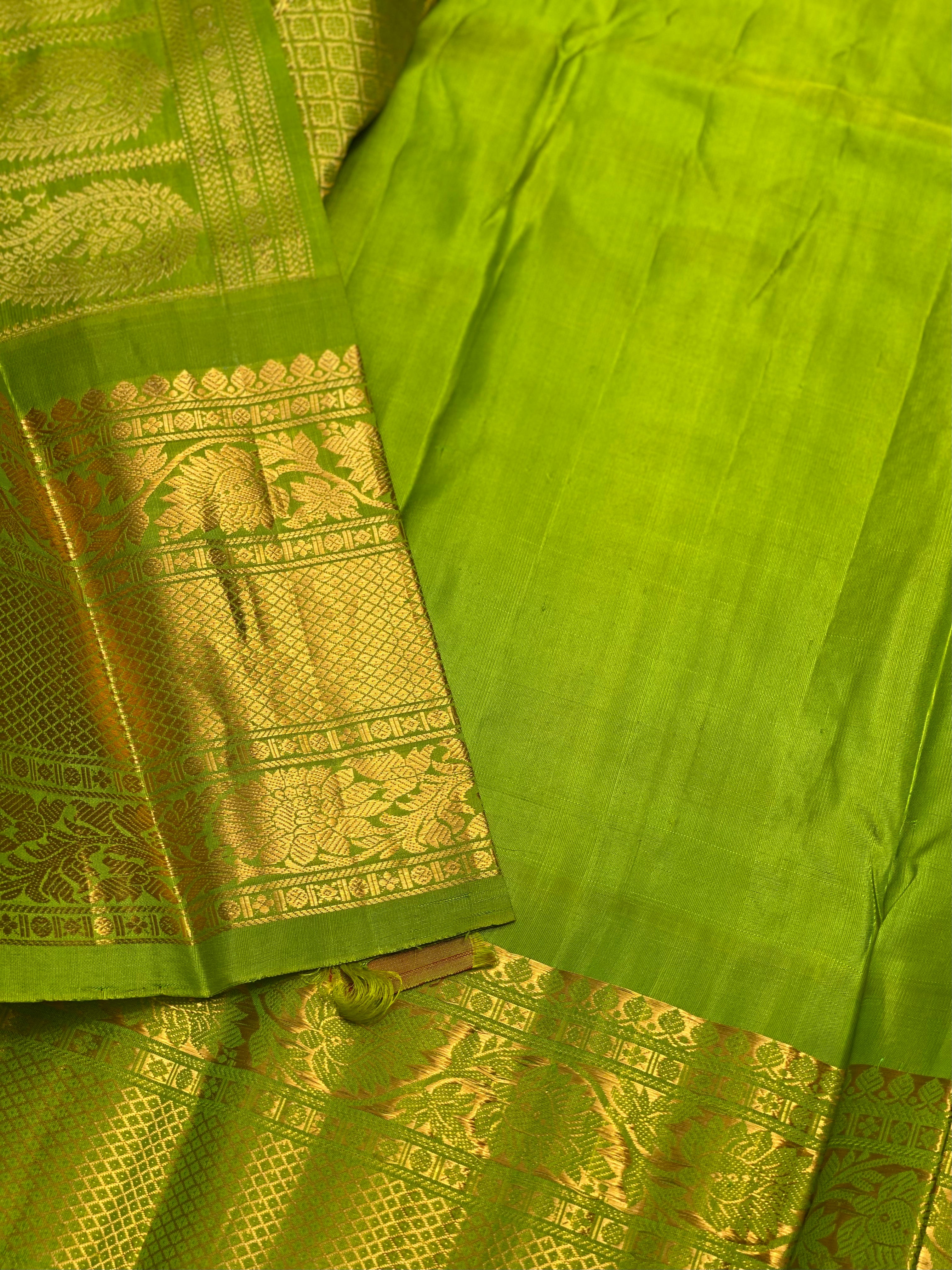 Peony Pink With Green Kanchi Turning Border Kuttu Gadwal Silk Saree