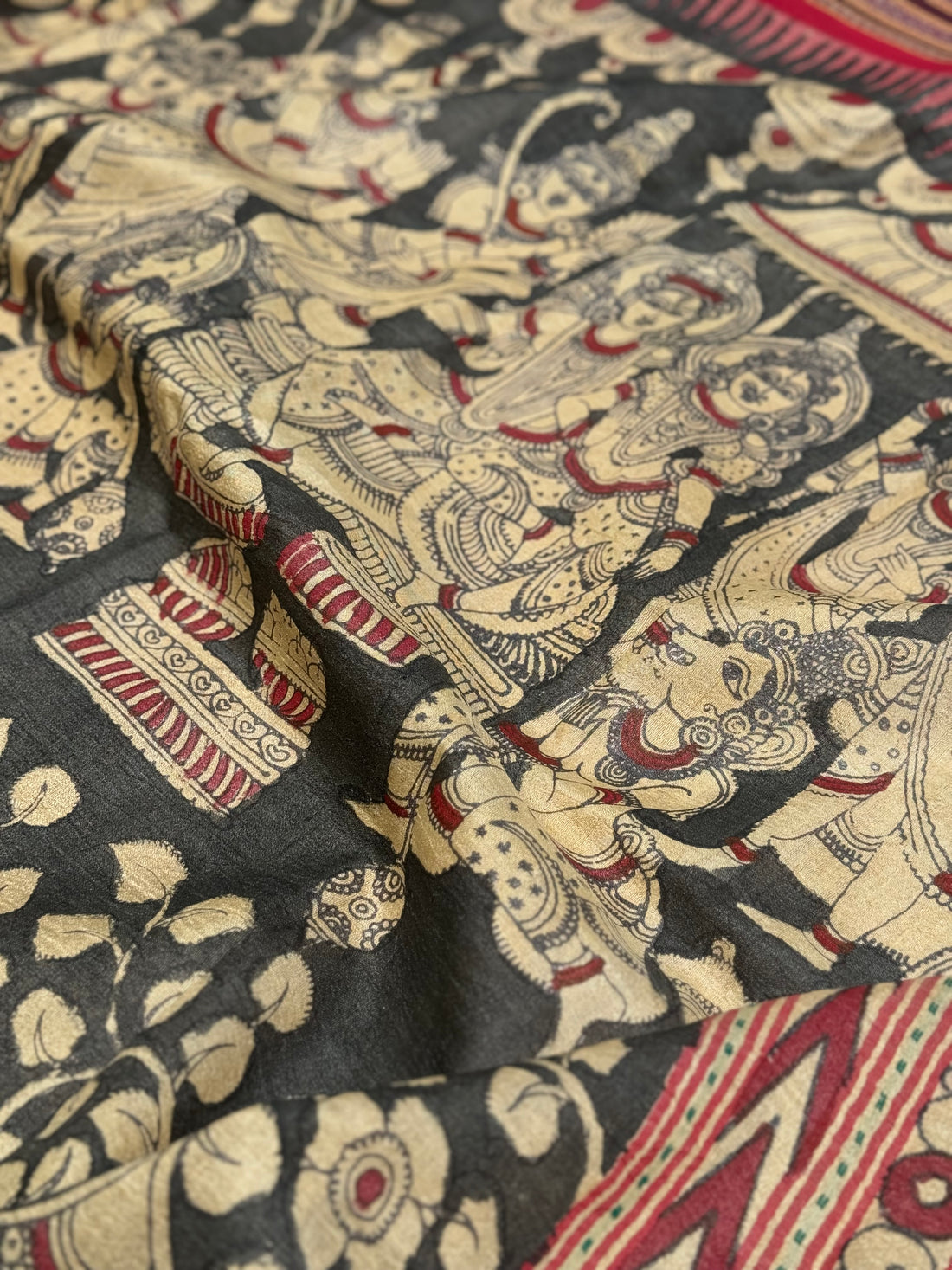 Handdrawn Handpainted Penkalamkari Dupatta on Karvati Kinar Tussar silk Rama pattabhishekam depicted