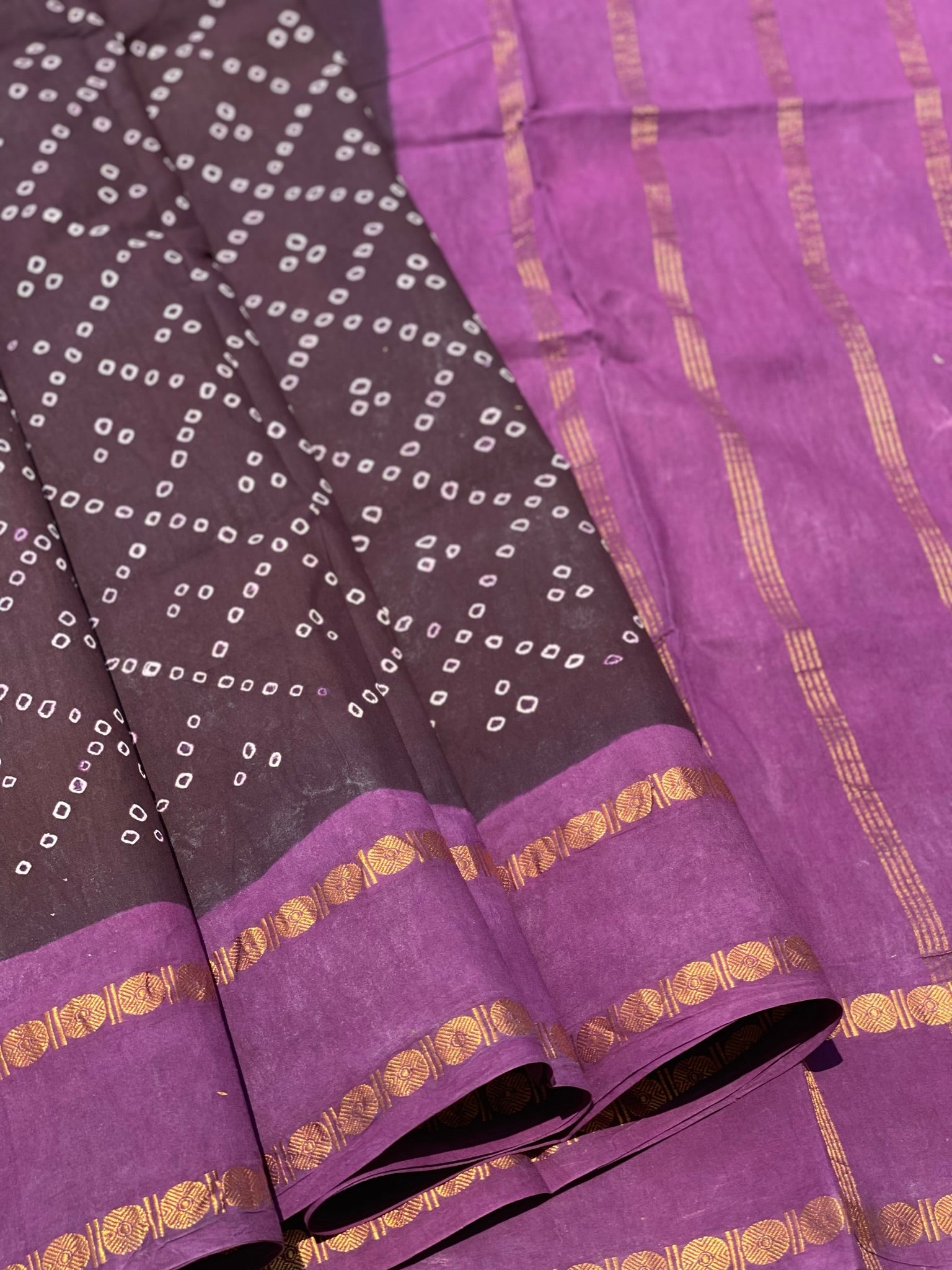 Hand Knotted And Tie Dyed Madurai Kaikattu Sungudi Cotton