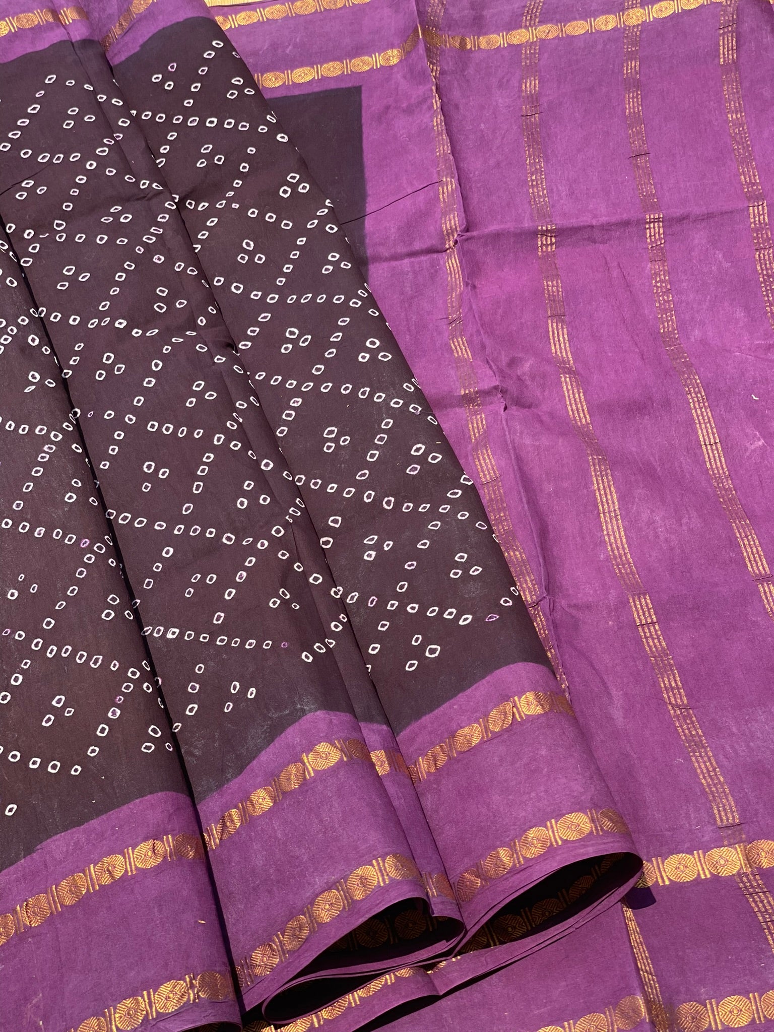 Hand Knotted And Tie Dyed Madurai Kaikattu Sungudi Cotton
