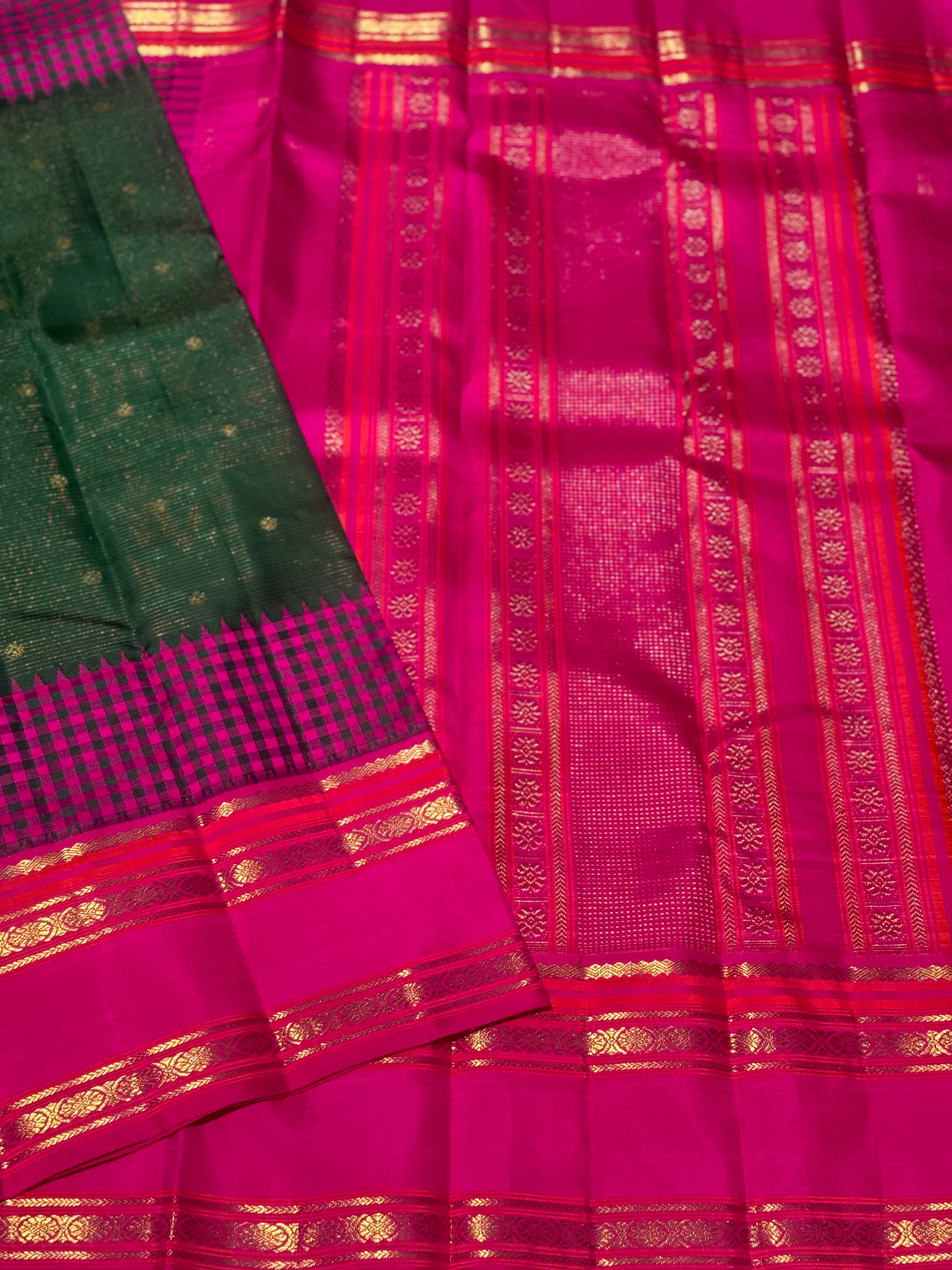 PARAMPARA Kanchivaram silk saree in bottlegreen with pink shade