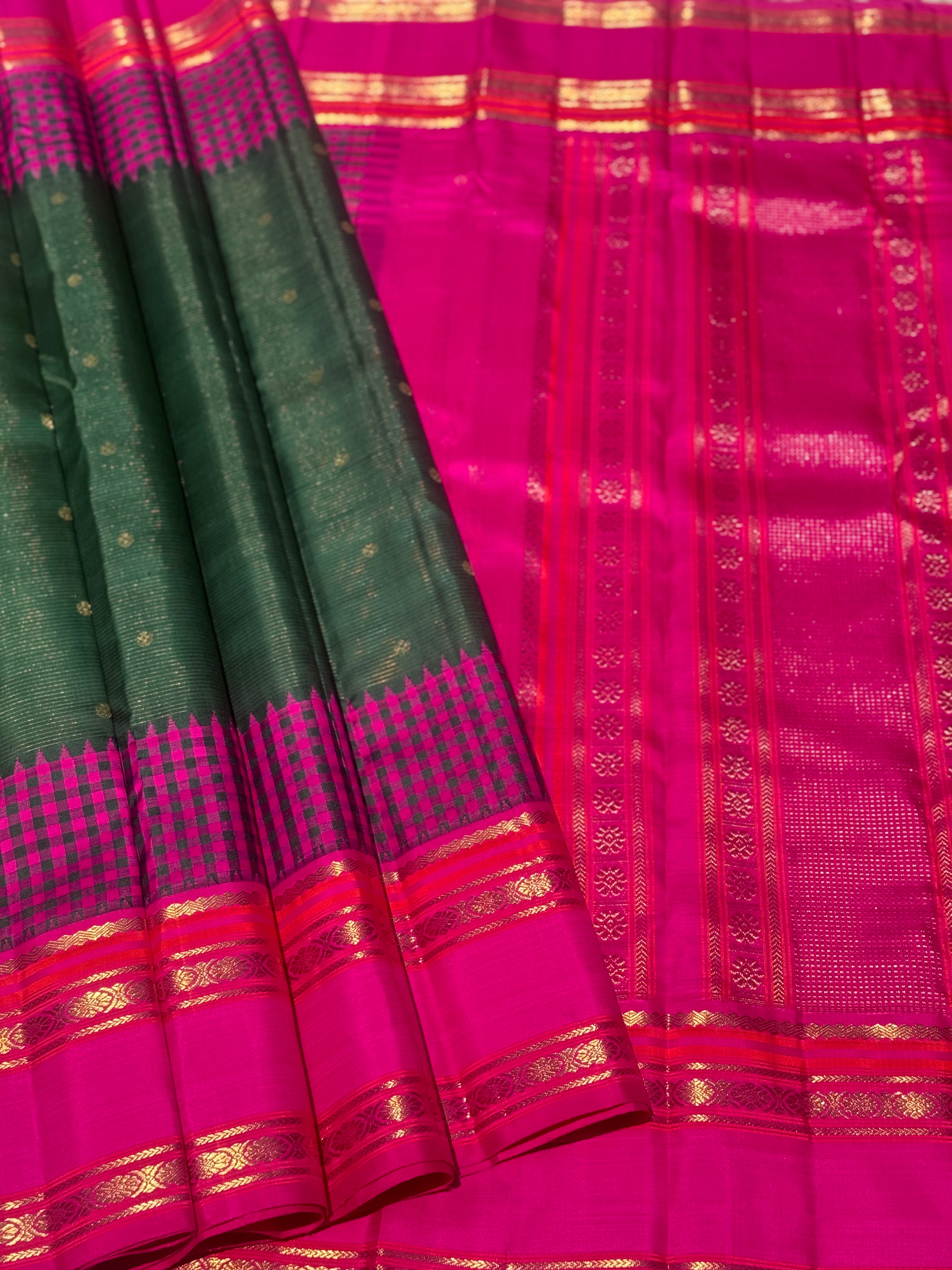 PARAMPARA Kanchivaram silk saree in bottlegreen with pink shade
