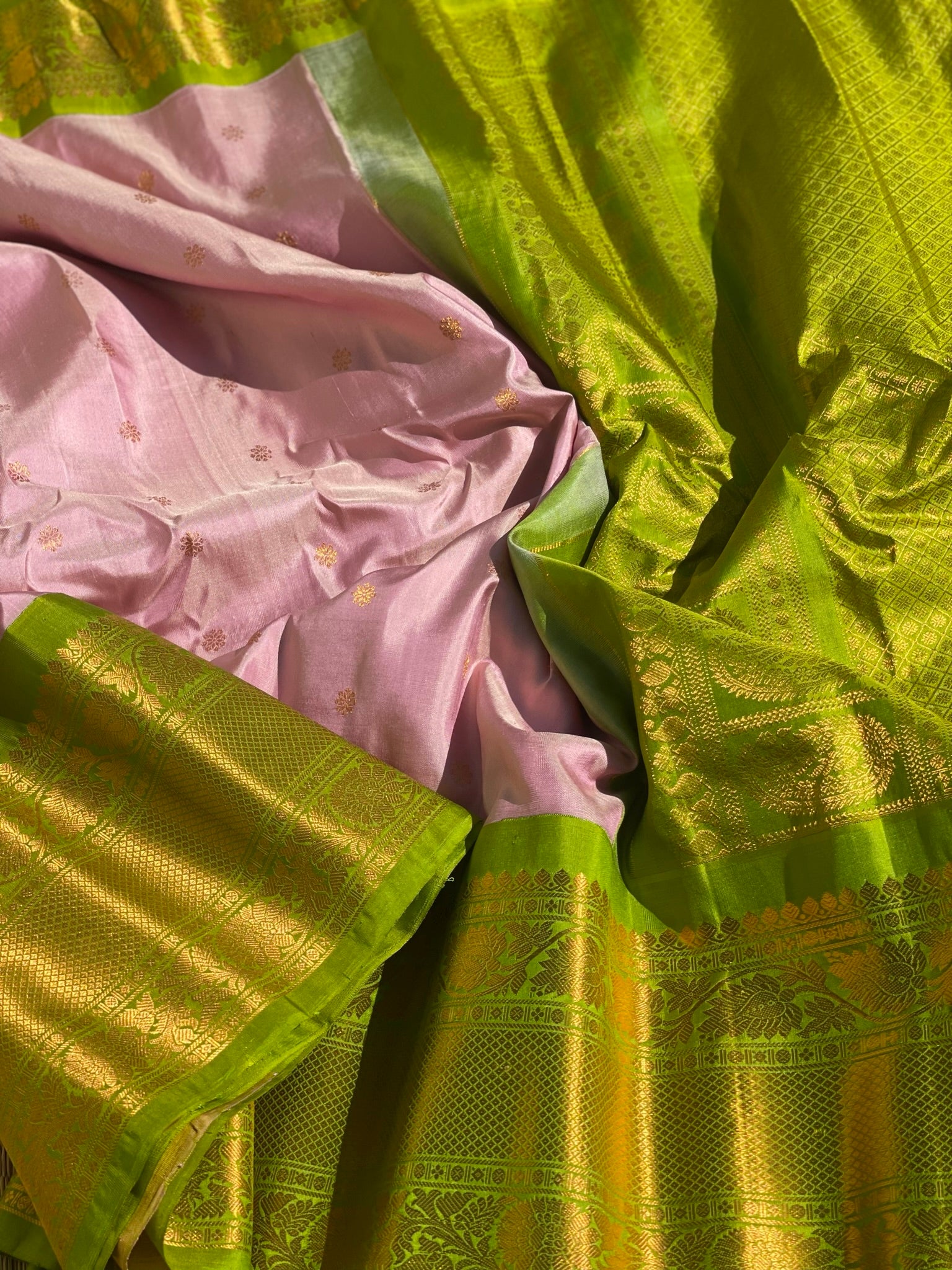 Peony Pink With Green Kanchi Turning Border Kuttu Gadwal Silk Saree