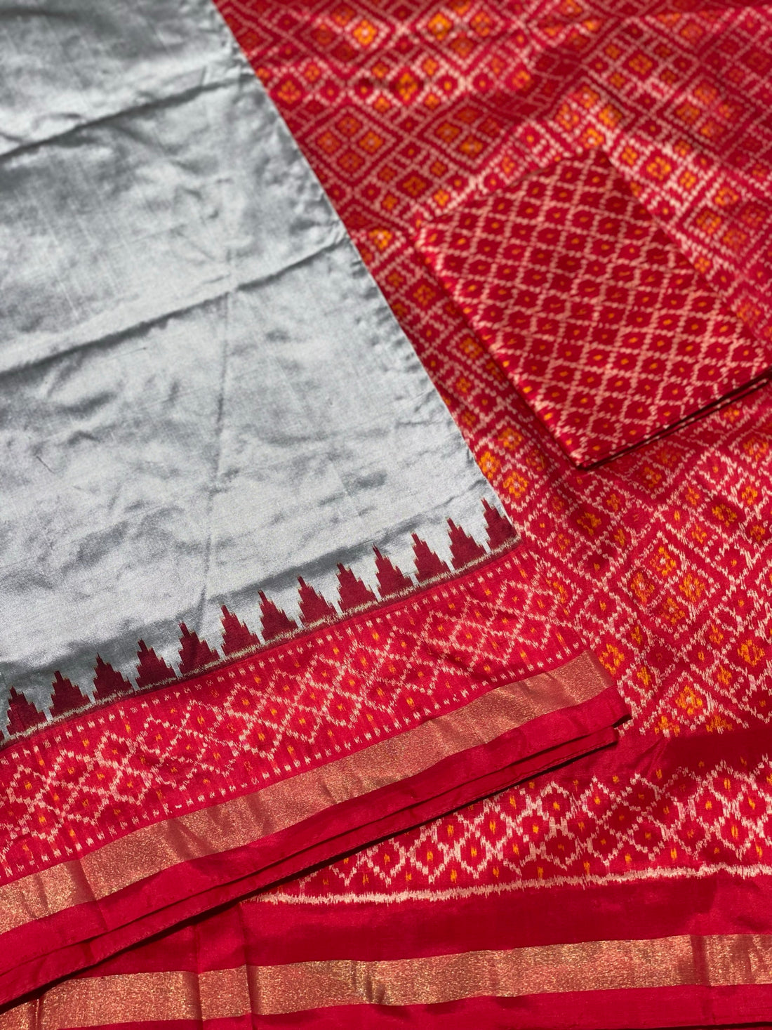 Designer Exclusive Premium Mulberry Silk Ikkat Bhandej Motifs Saree