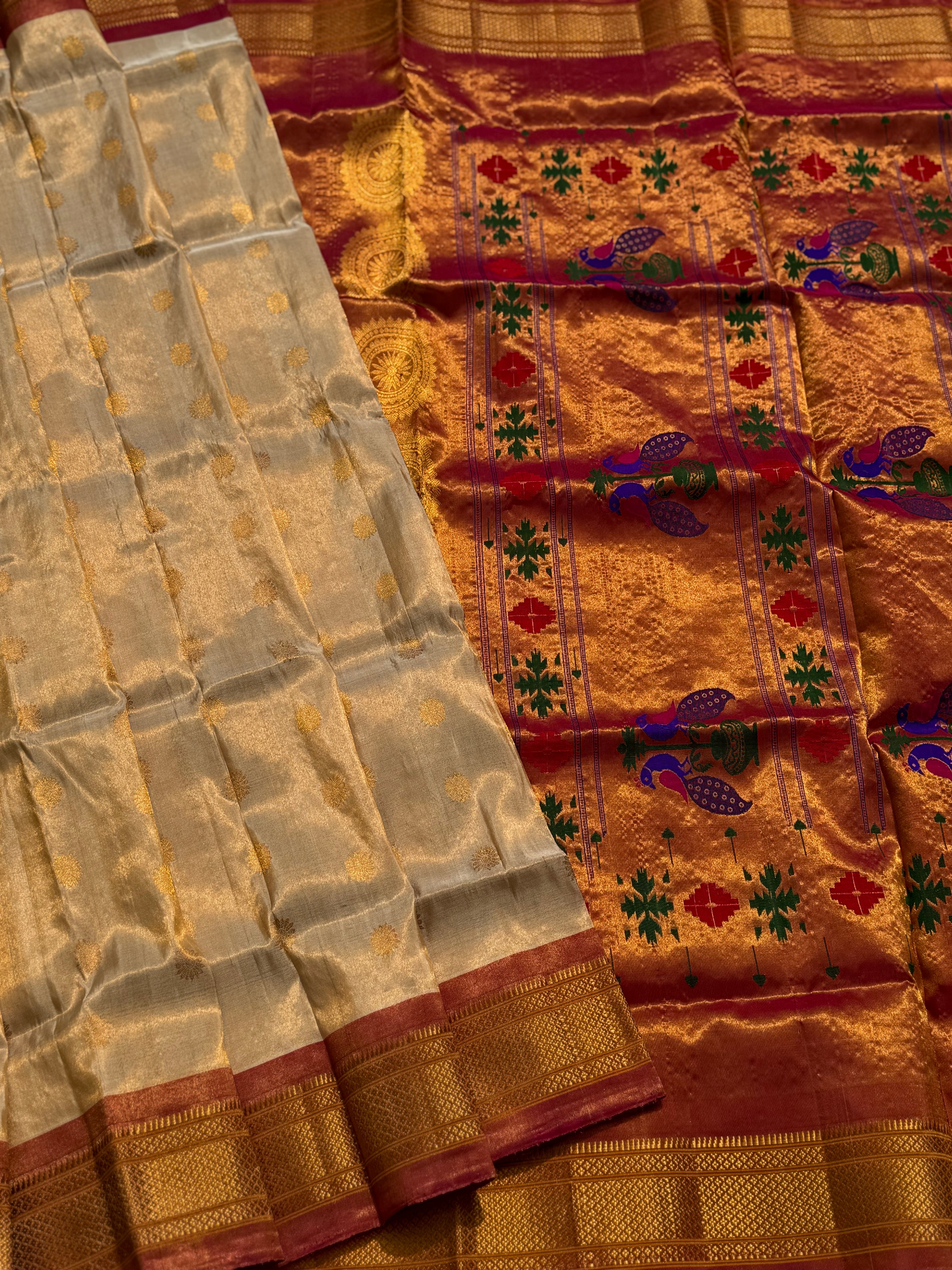 A beautiful Handloom gadwal tissue silk saree with border