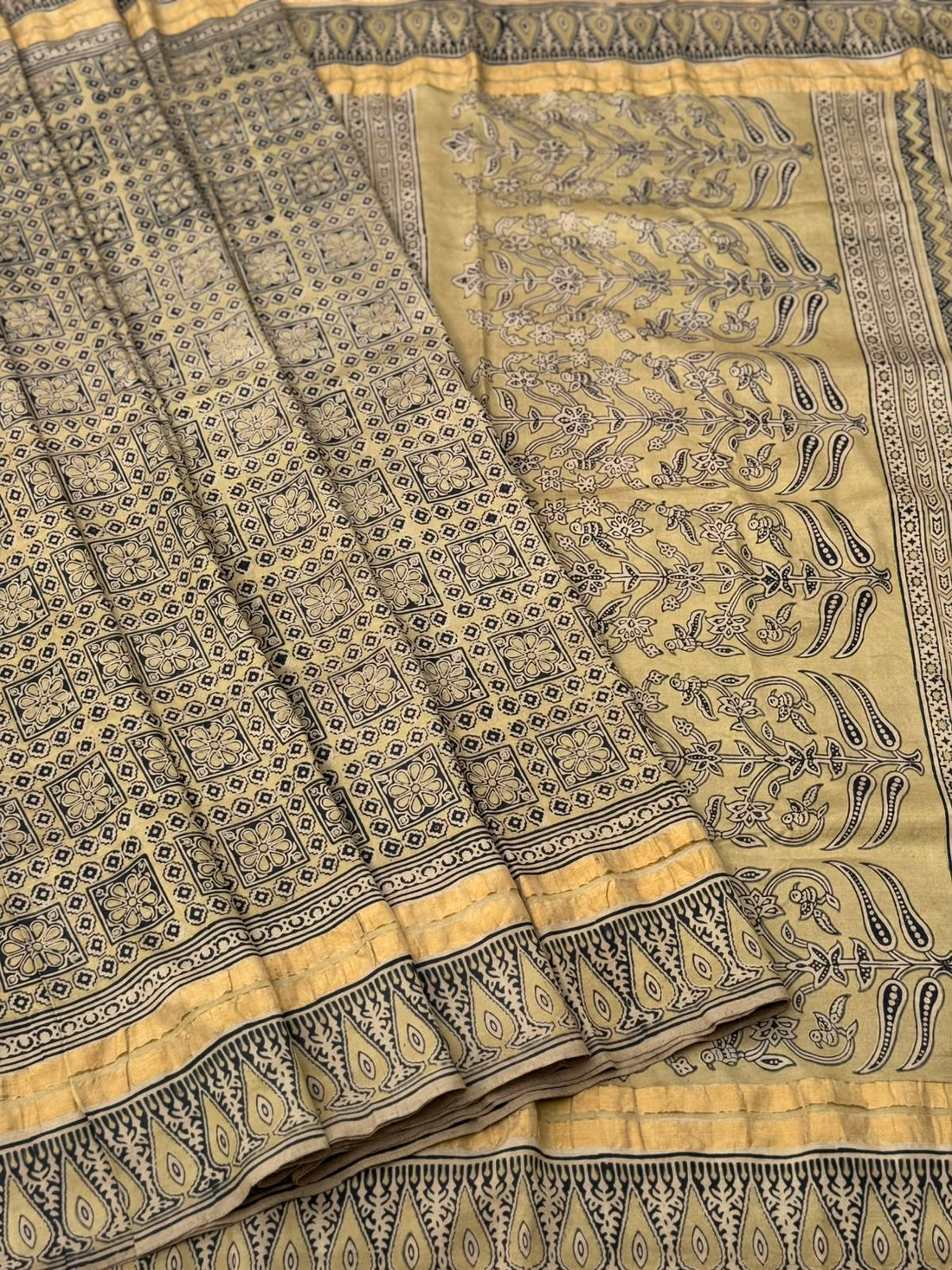 EYARKAI - NATURAL DYE KODALIKARUPPUR BLOCK PRINTS ON MULBERRY SILK