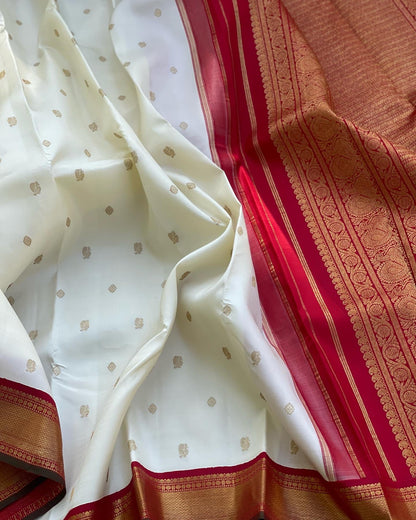 Traditional Korvai Kanchivaram Silk Saree In Offwhite With Red