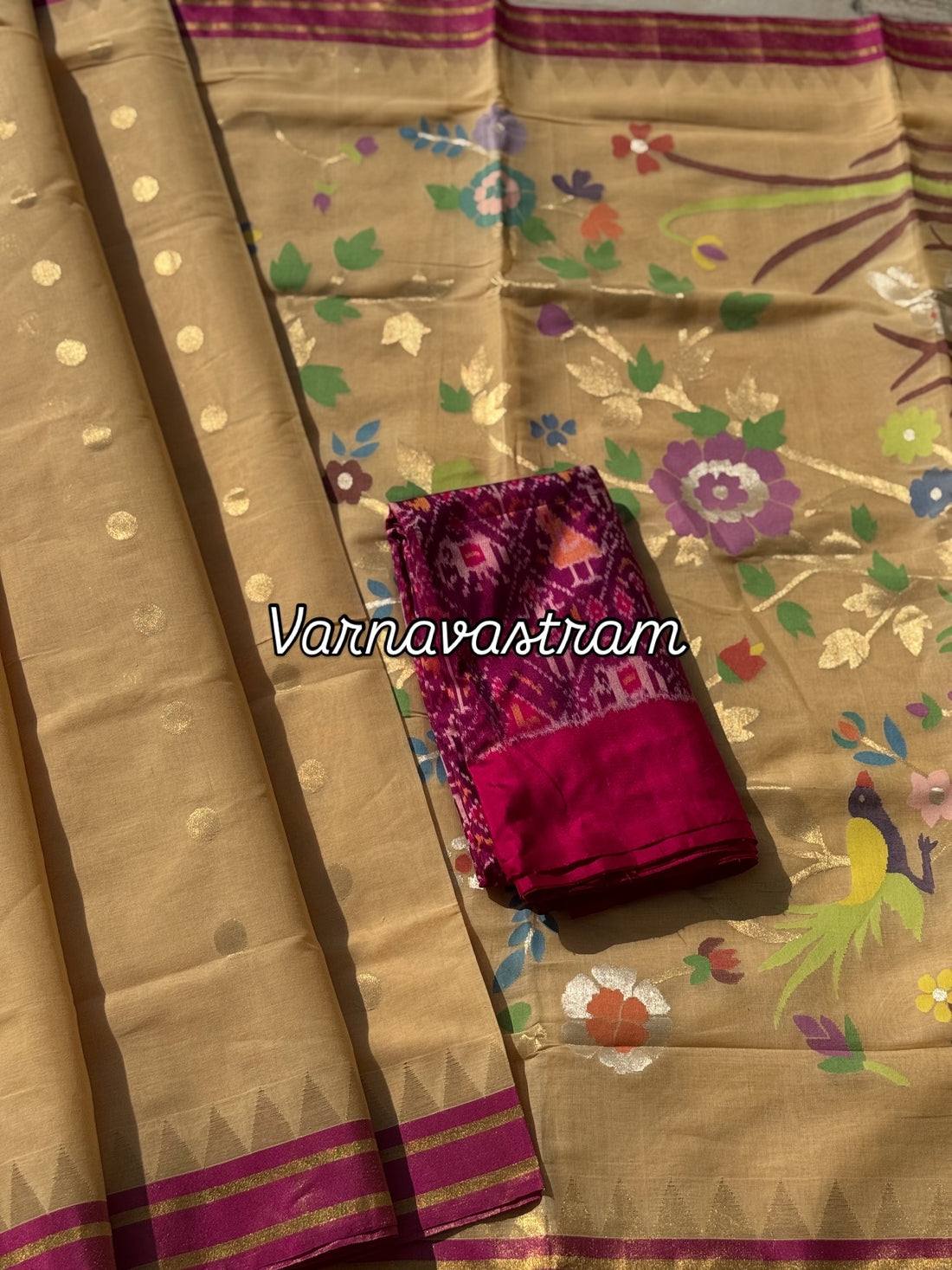 An elegant handspun ponduru Khadhi jamdani cotton saree in pastel shade with red tue Zari