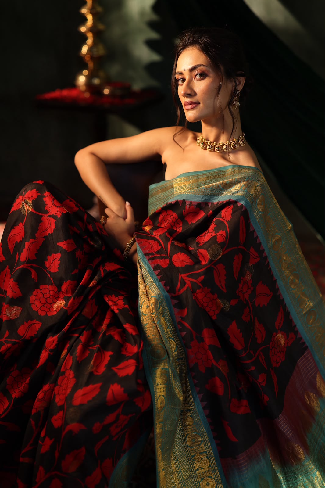Hand-Drawn and Hand-Painted Penkalamkari on Kuttu kanchi turning border Gadwal silk