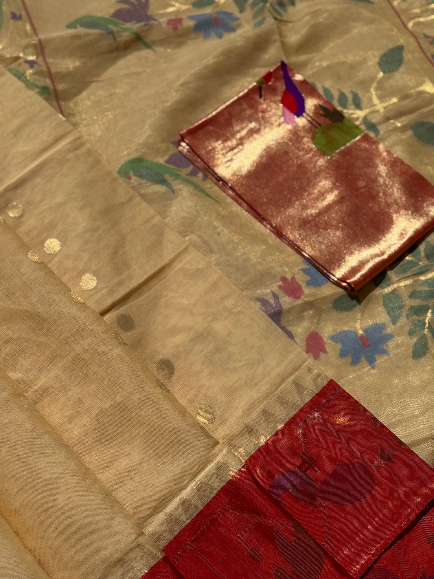 A Designer Exclusive Jaal Weave Ponduru Khadhi Jamdani with tissue Muniya paithani border with Peacock and Parrots