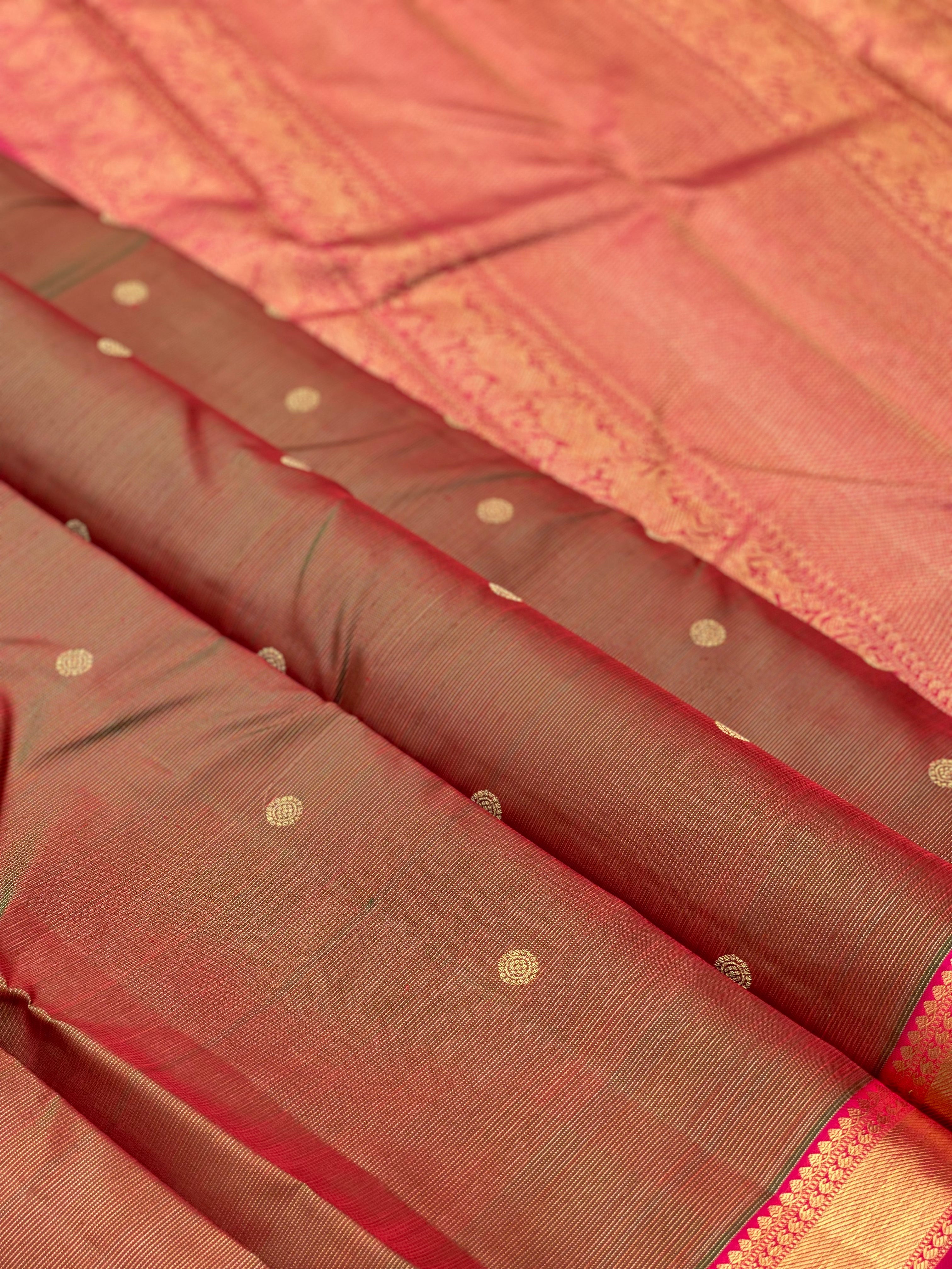 Vairaoosi Kanchivaram silk Saree in Maanthulir Shade