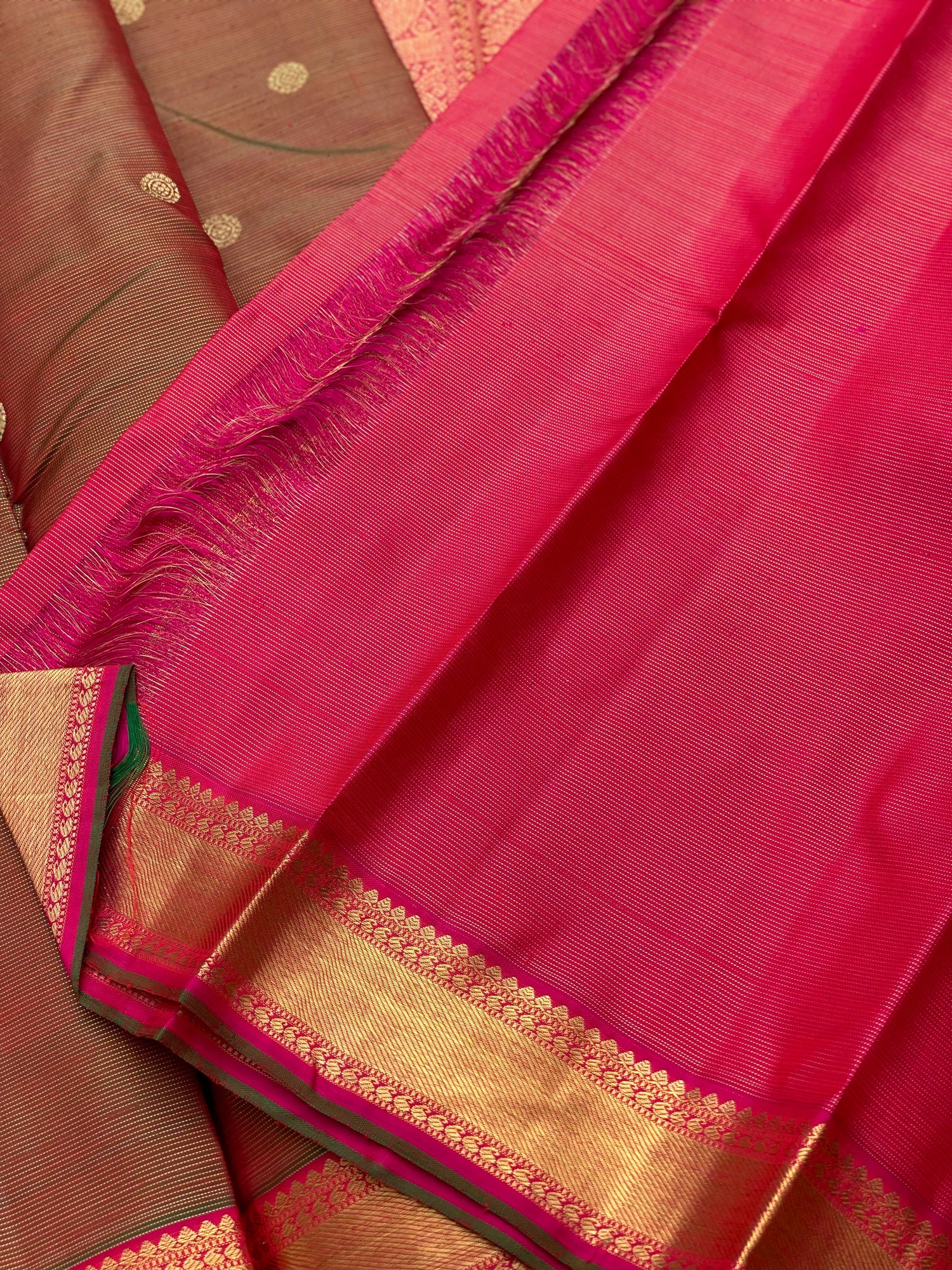 Vairaoosi Kanchivaram silk Saree in Maanthulir Shade