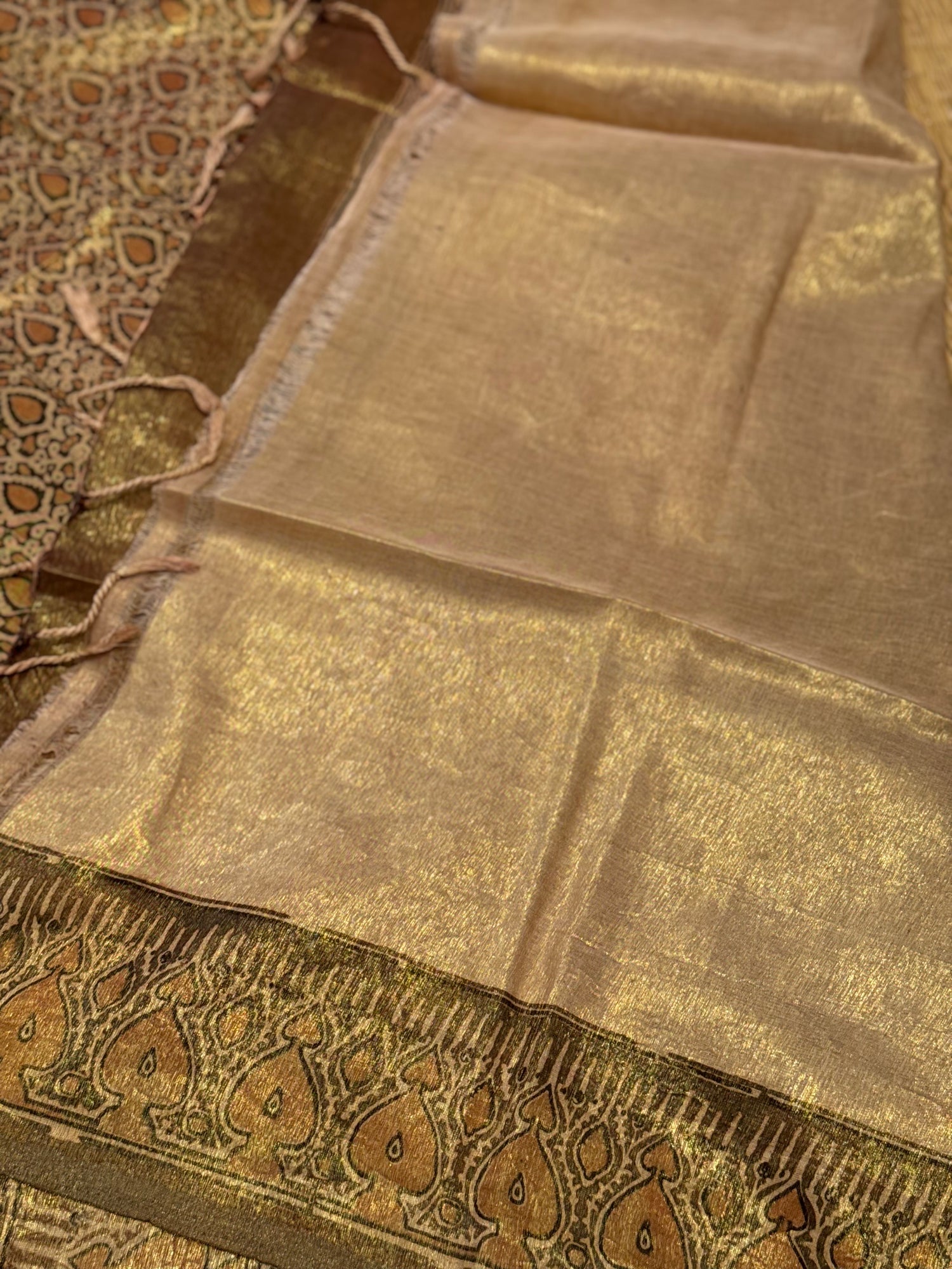 EYARKAI - NATURAL DYE KODALIKARUPPUR BLOCK PRINTS ON TISSUE ZARI GROUNDED COTTON SAREE