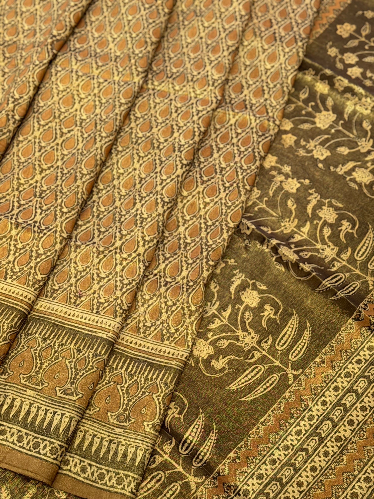 EYARKAI - NATURAL DYE KODALIKARUPPUR BLOCK PRINTS ON TISSUE ZARI GROUNDED COTTON SAREE