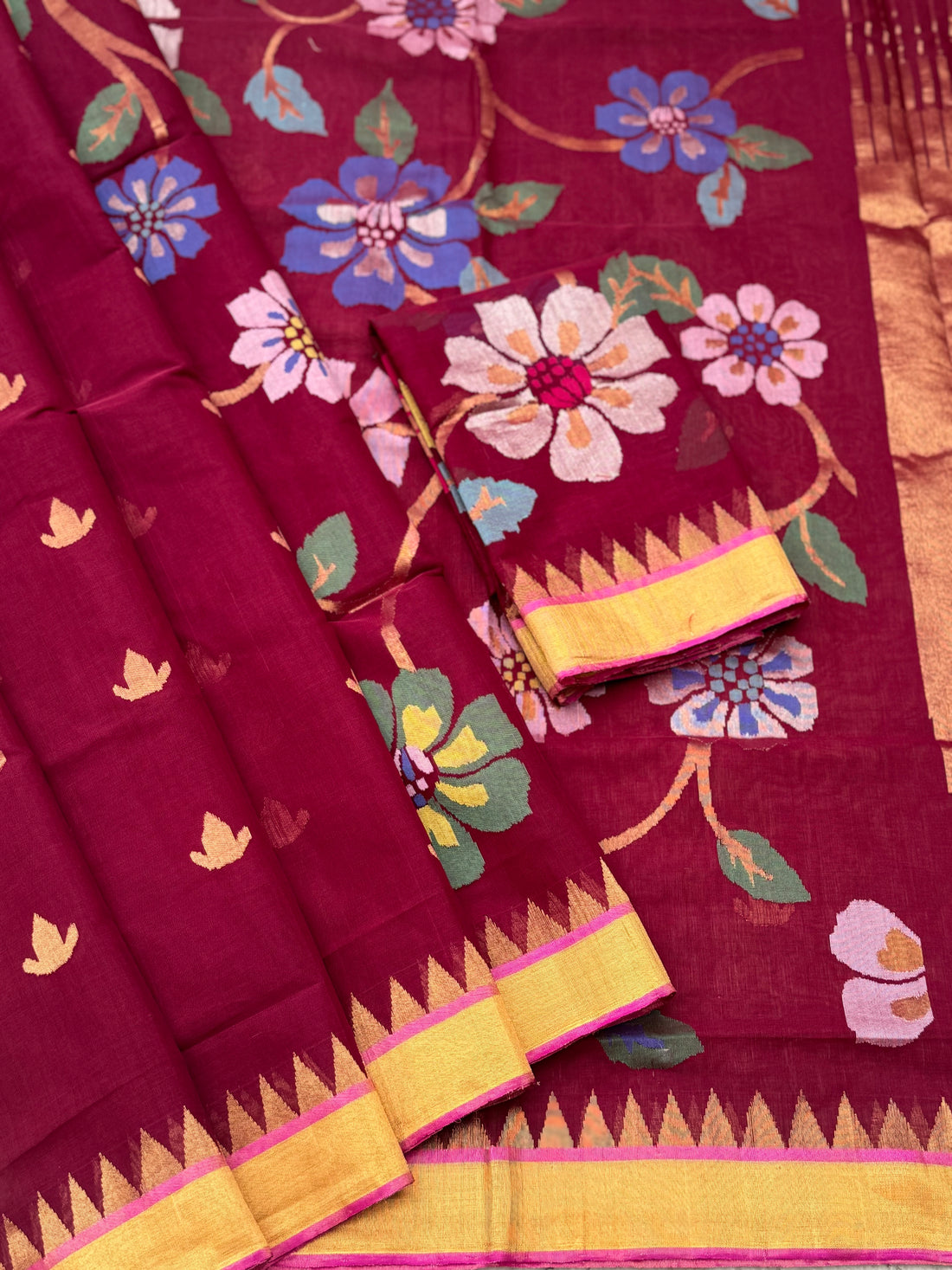 A gorgeous handspun ponduru khadhi jamdani cotton saree full jaal pallu and blouse