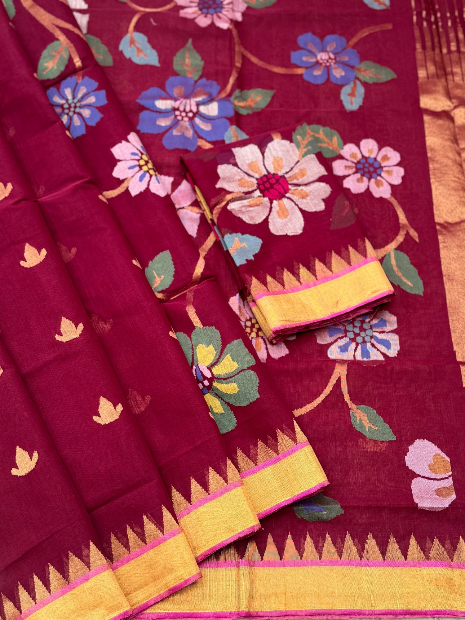 A gorgeous handspun ponduru khadhi jamdani cotton saree full jaal pallu and blouse