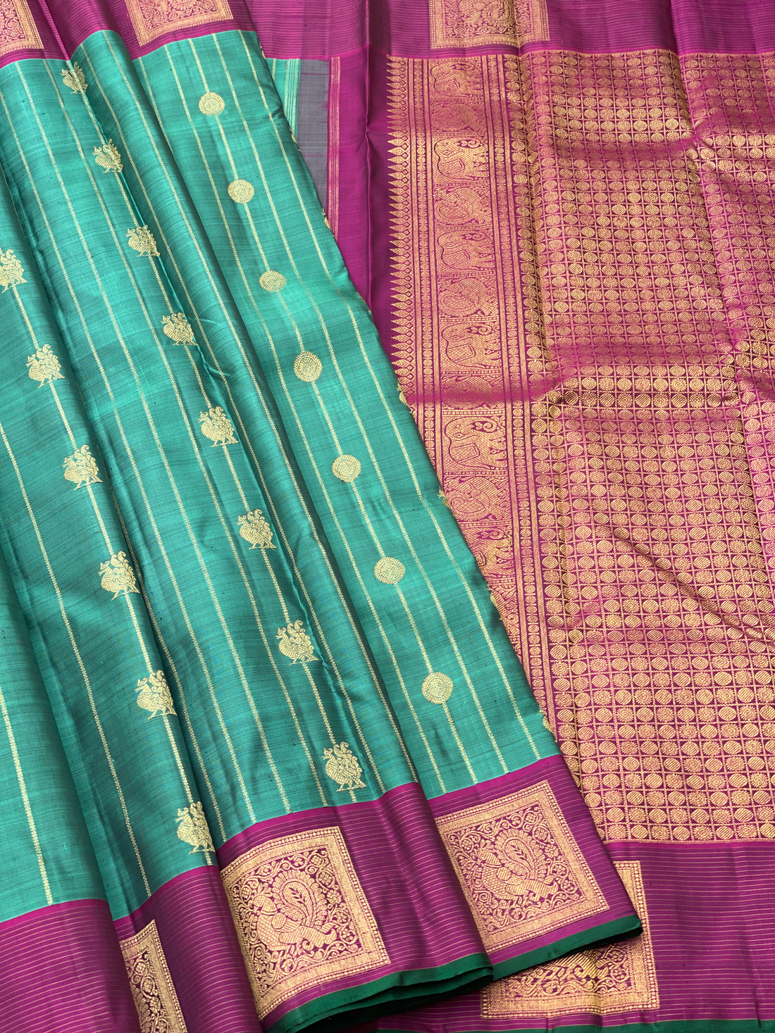 A stunner Emerald Green Vintage Kanchivaram silk saree