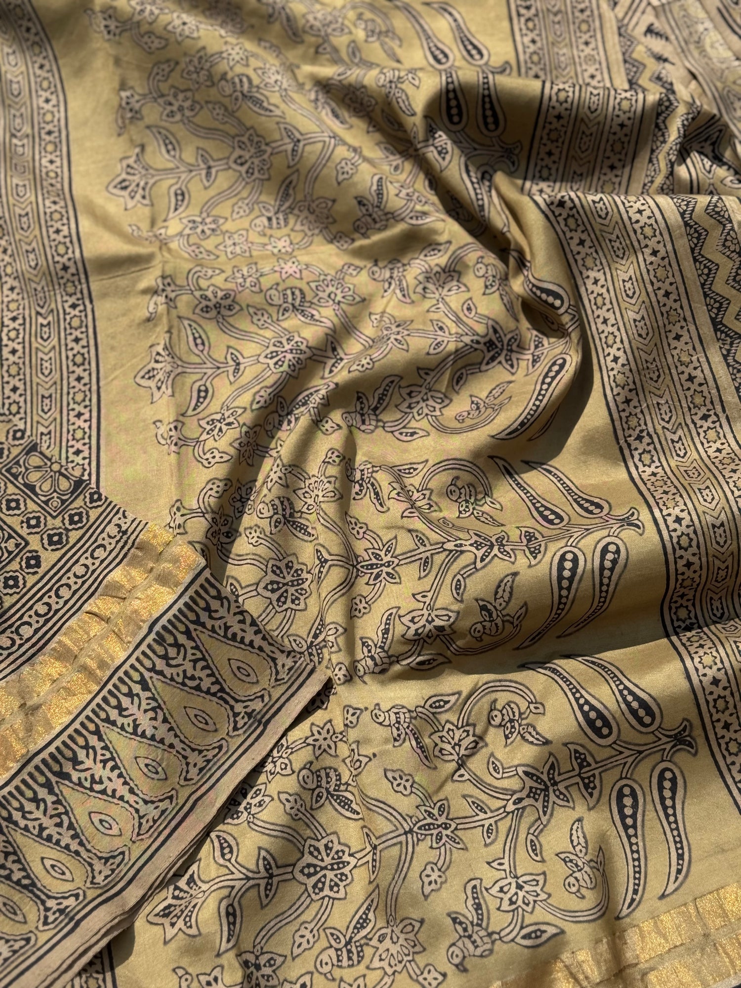 EYARKAI - NATURAL DYE KODALIKARUPPUR BLOCK PRINTS ON MULBERRY SILK