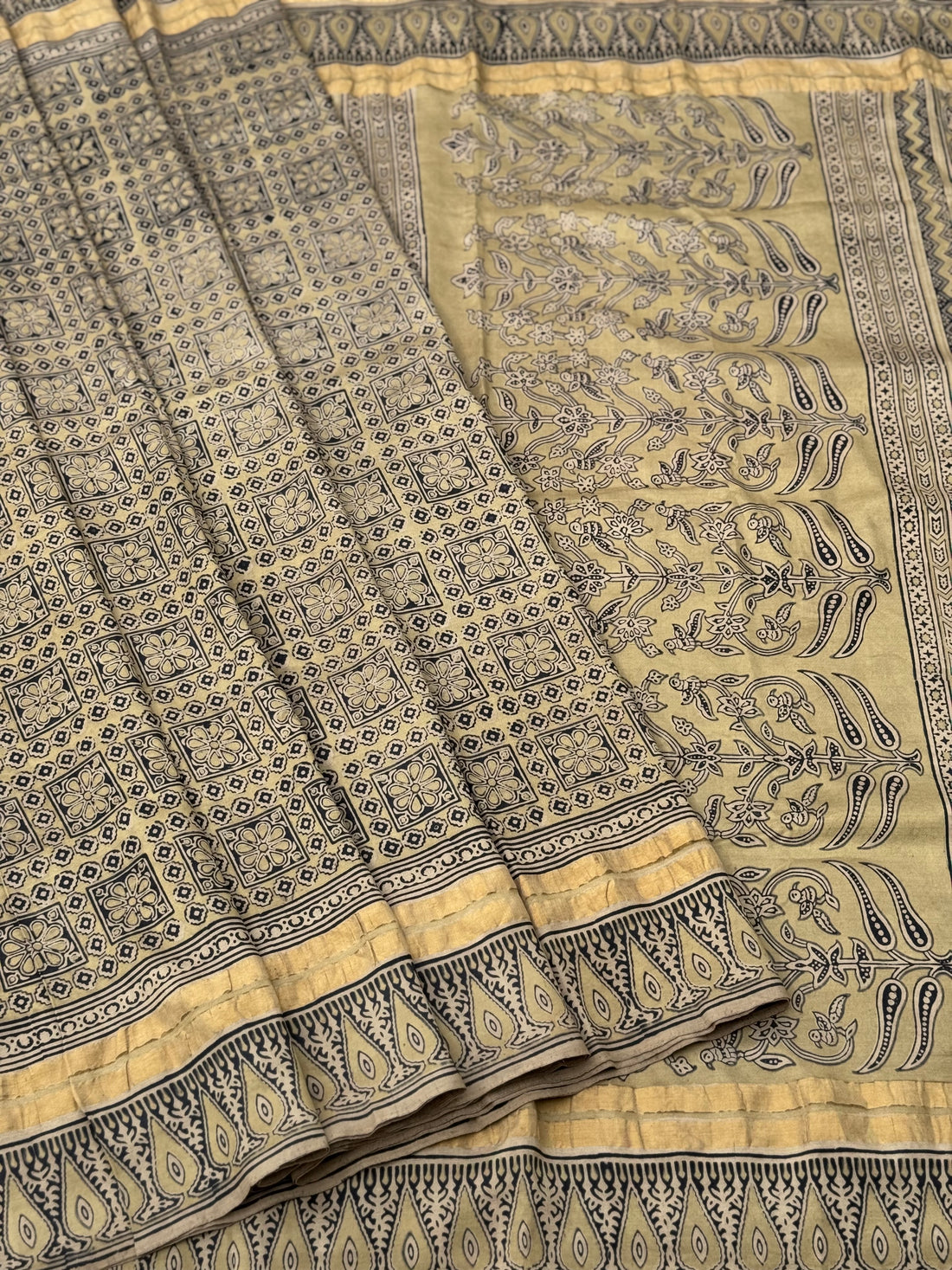 EYARKAI - NATURAL DYE KODALIKARUPPUR BLOCK PRINTS ON MULBERRY SILK