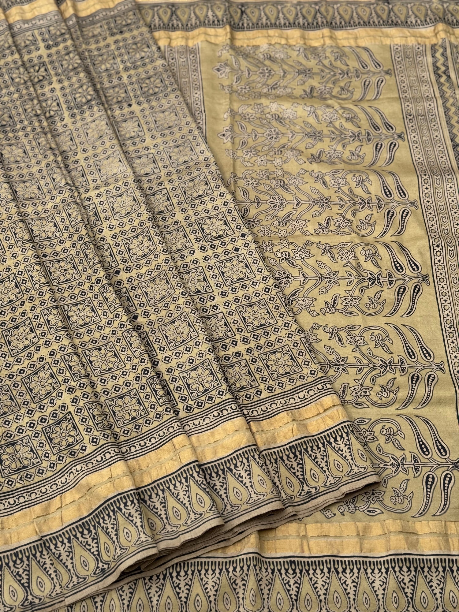EYARKAI - NATURAL DYE KODALIKARUPPUR BLOCK PRINTS ON MULBERRY SILK