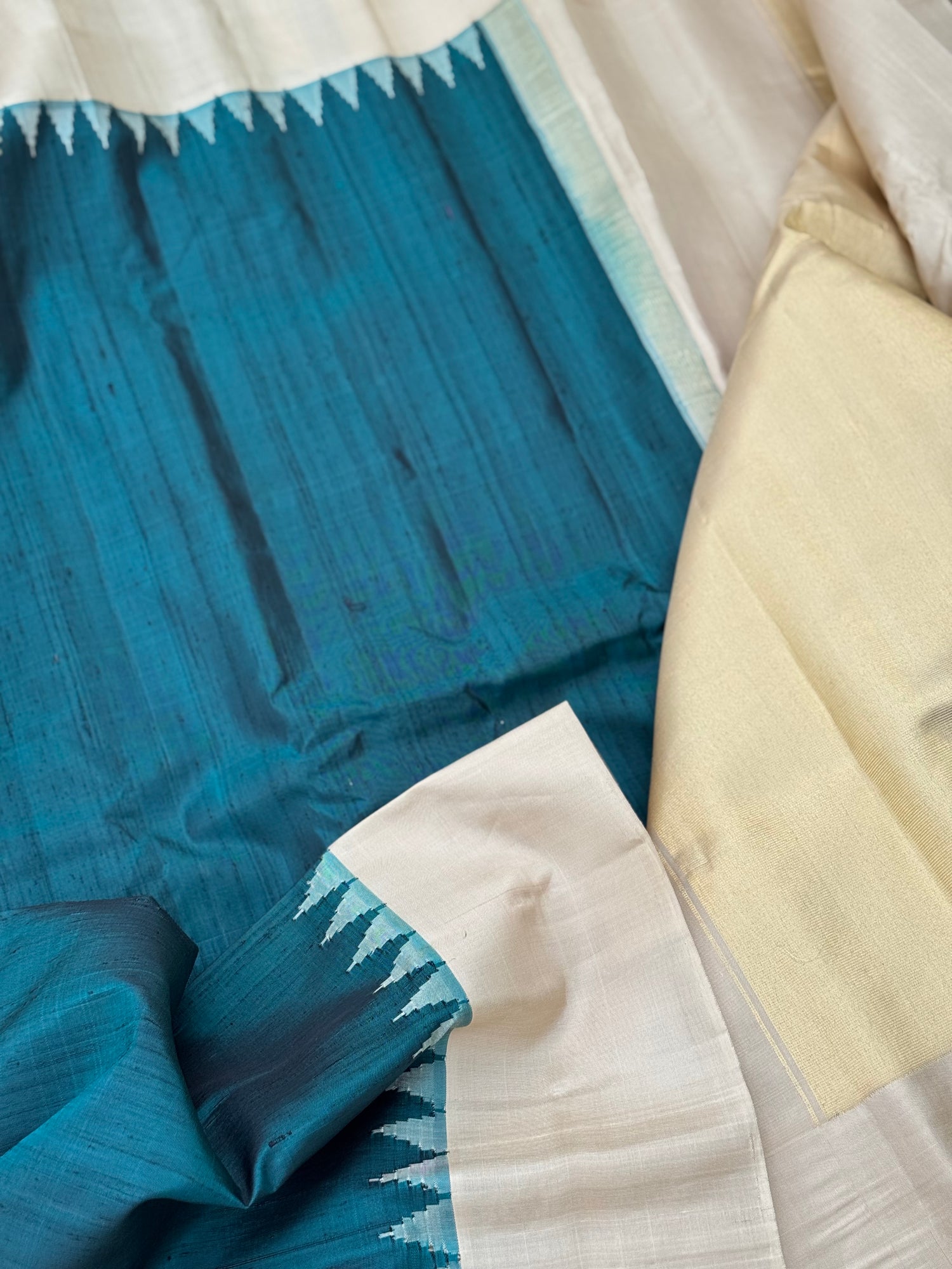 Peacock Green  temple border handwoven gadwal raw silk saree