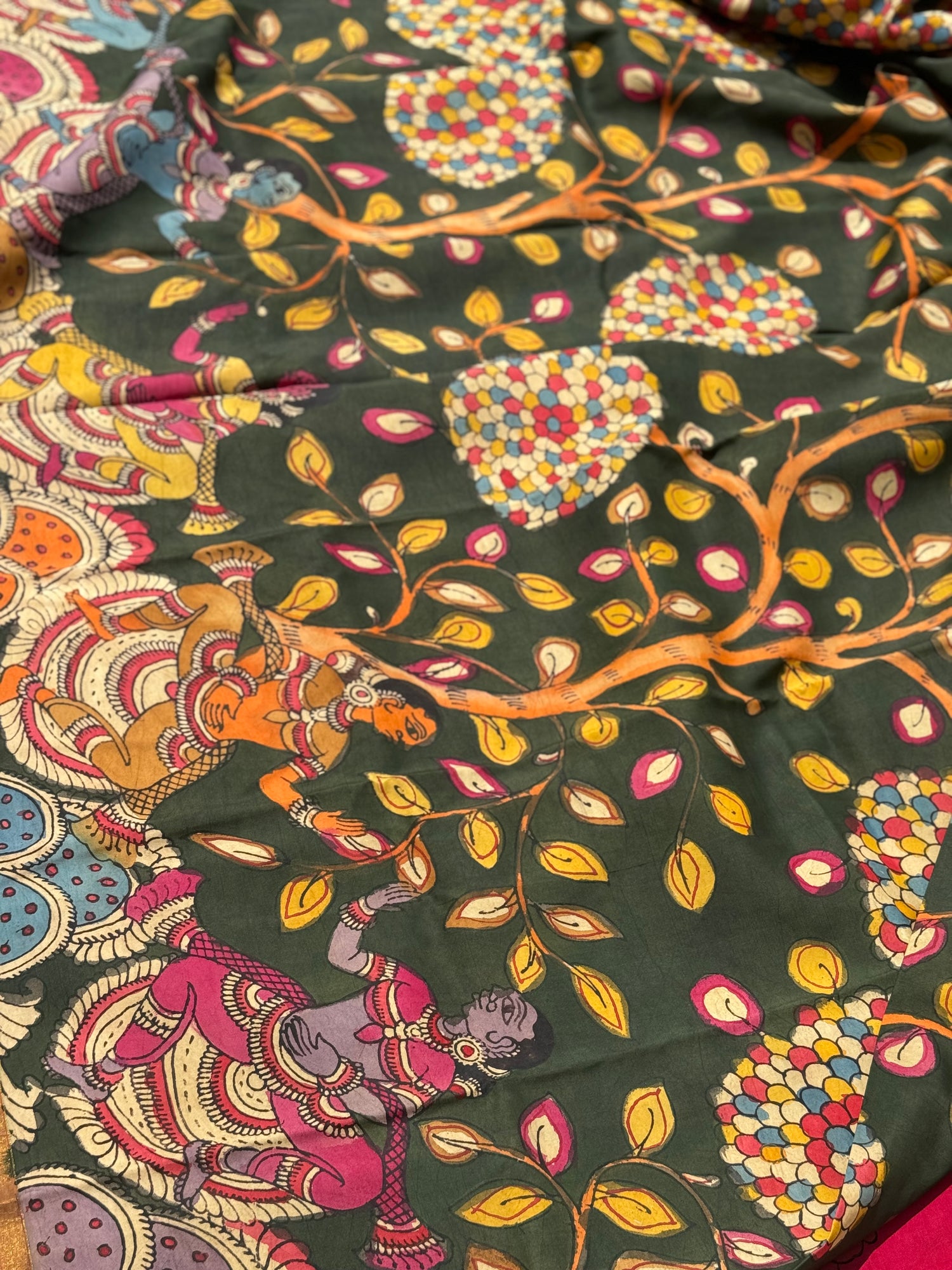 Borderless kanchivaram silk with Complete HandDrawn And HandPainted Penkalamkari