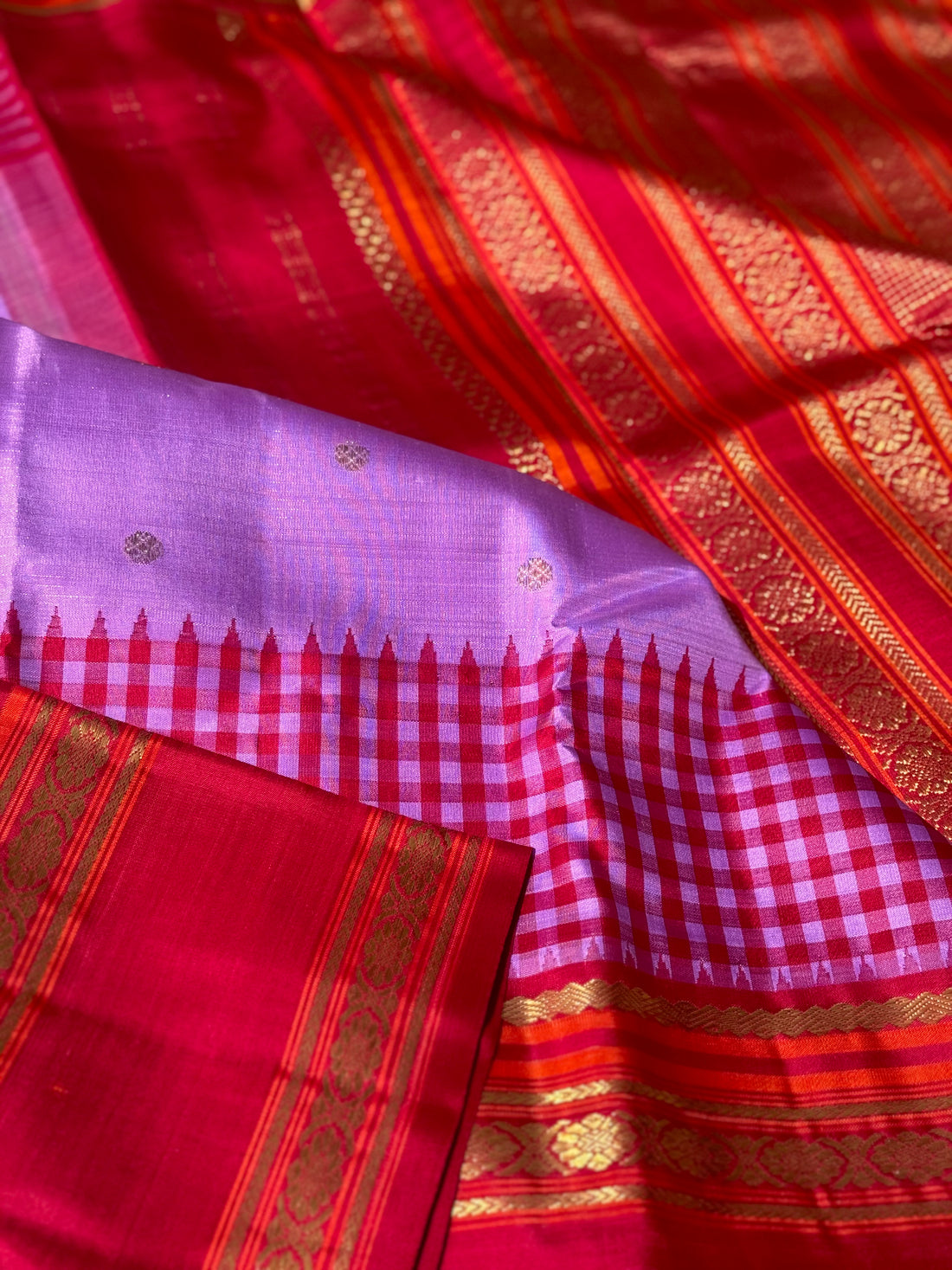 PARAMPARA Kanchivaram silk saree in lilac with arakku red shade