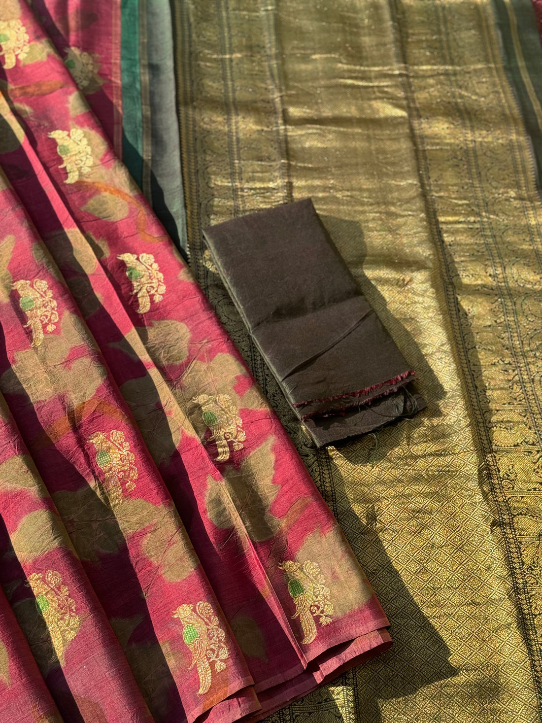 A stunningly gorgeous MAUVE PINK or Beet pink Borderless kanchivaram silk saree with Ecoprints