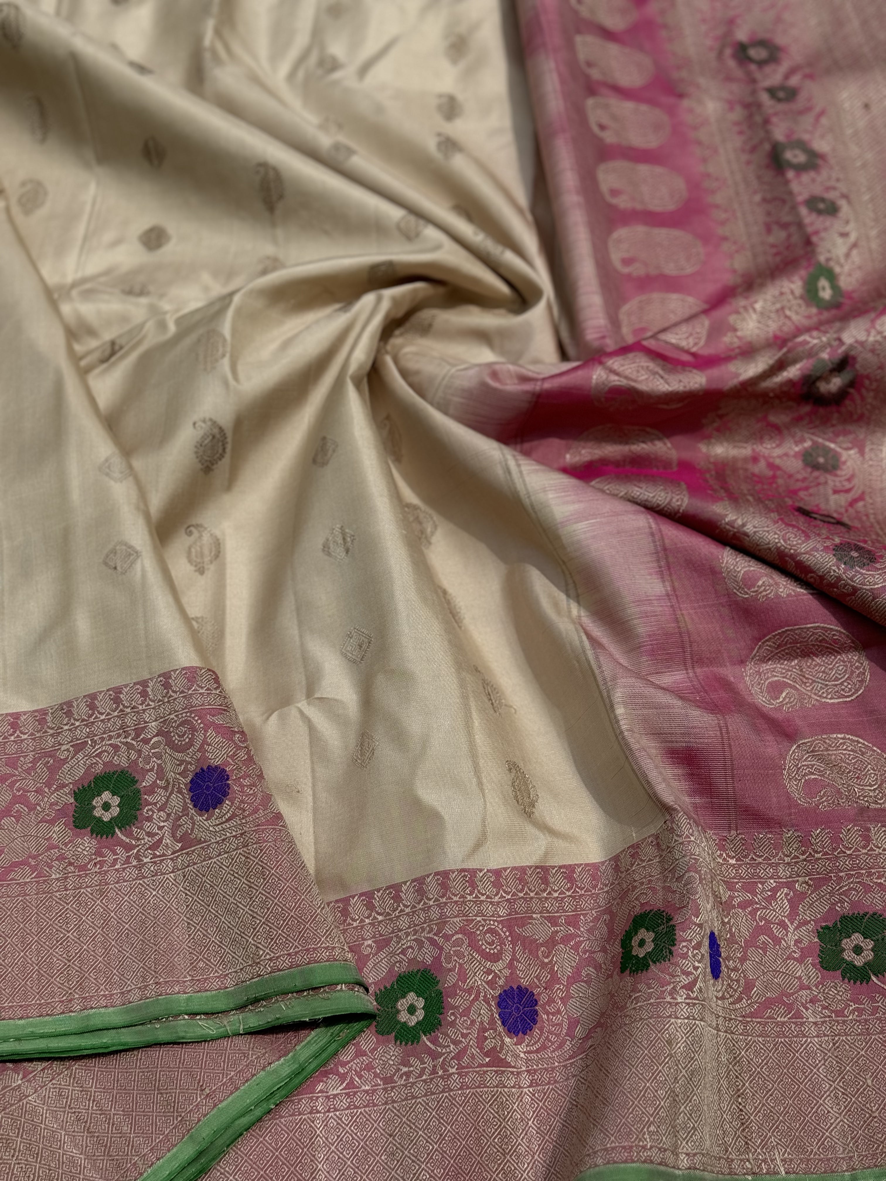 APURVA - Handwoven Threadwork Gadwal silk saree in pearl white with dusty rose pink