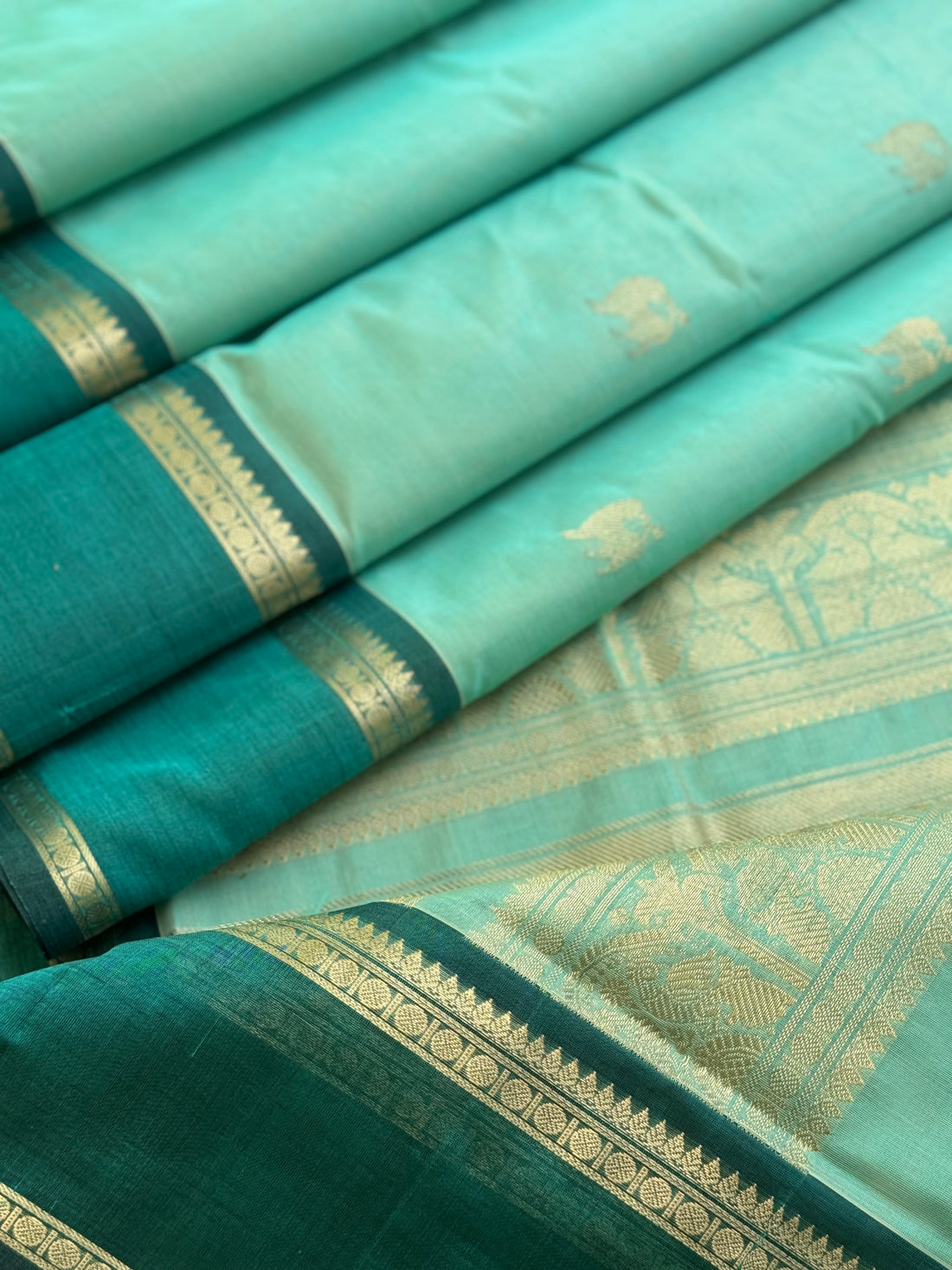 Reserved for Shash - A gorgeous seagreen with teal handwoven yali Kanchi silk cotton saree