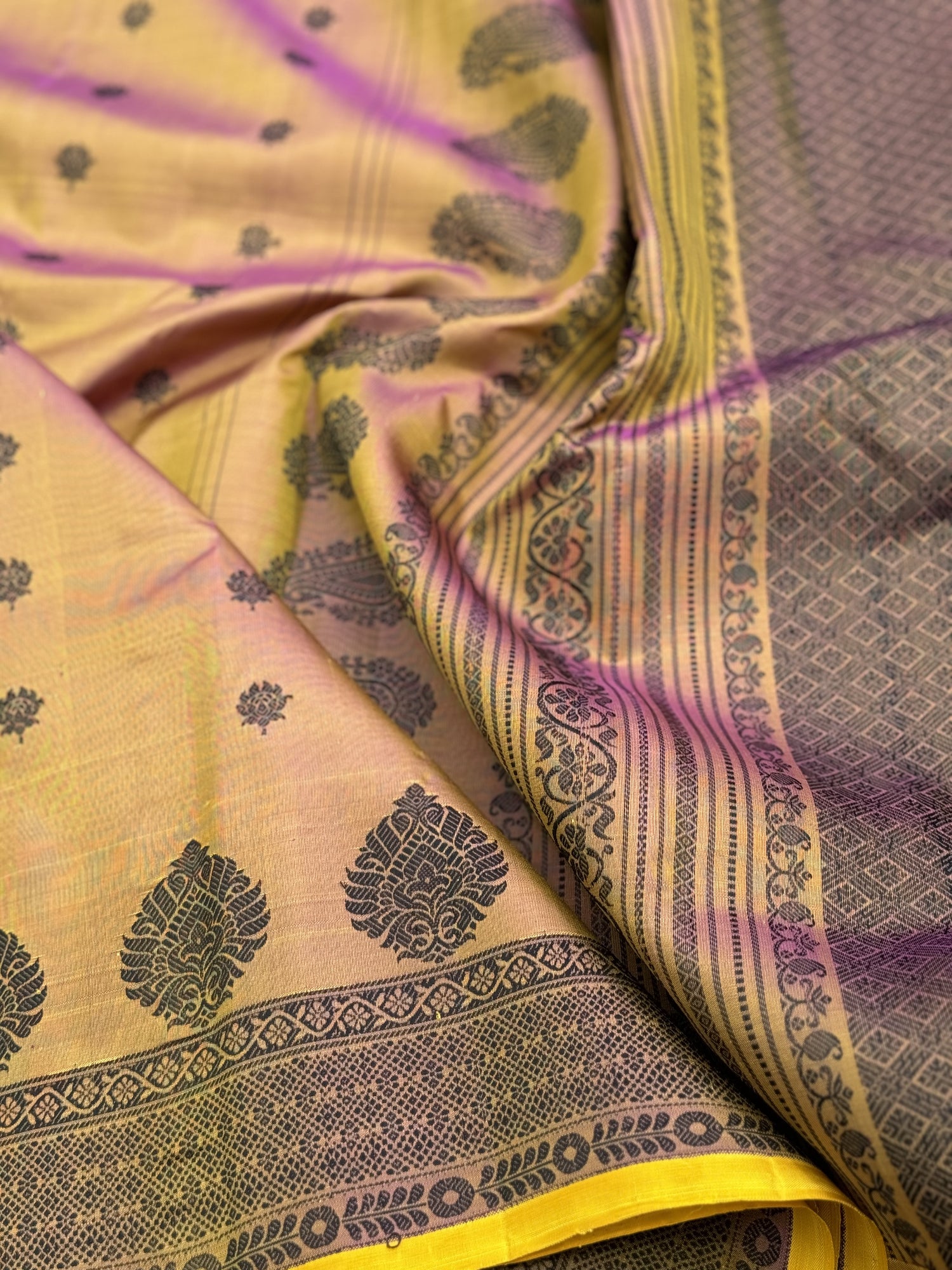 APURVA - Handwoven gorgeous rose gold with yellow shot shade handwoven gadwal silk saree