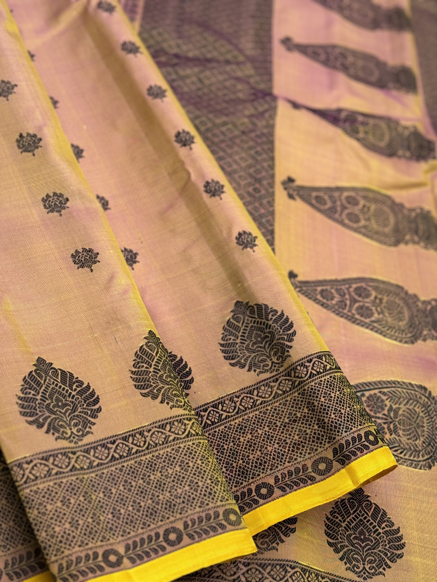 APURVA - Handwoven gorgeous rose gold with yellow shot shade handwoven gadwal silk saree