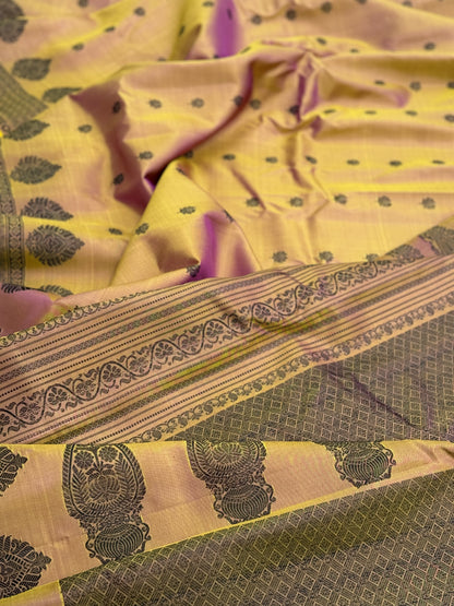 APURVA - Handwoven gorgeous rose gold with yellow shot shade handwoven gadwal silk saree