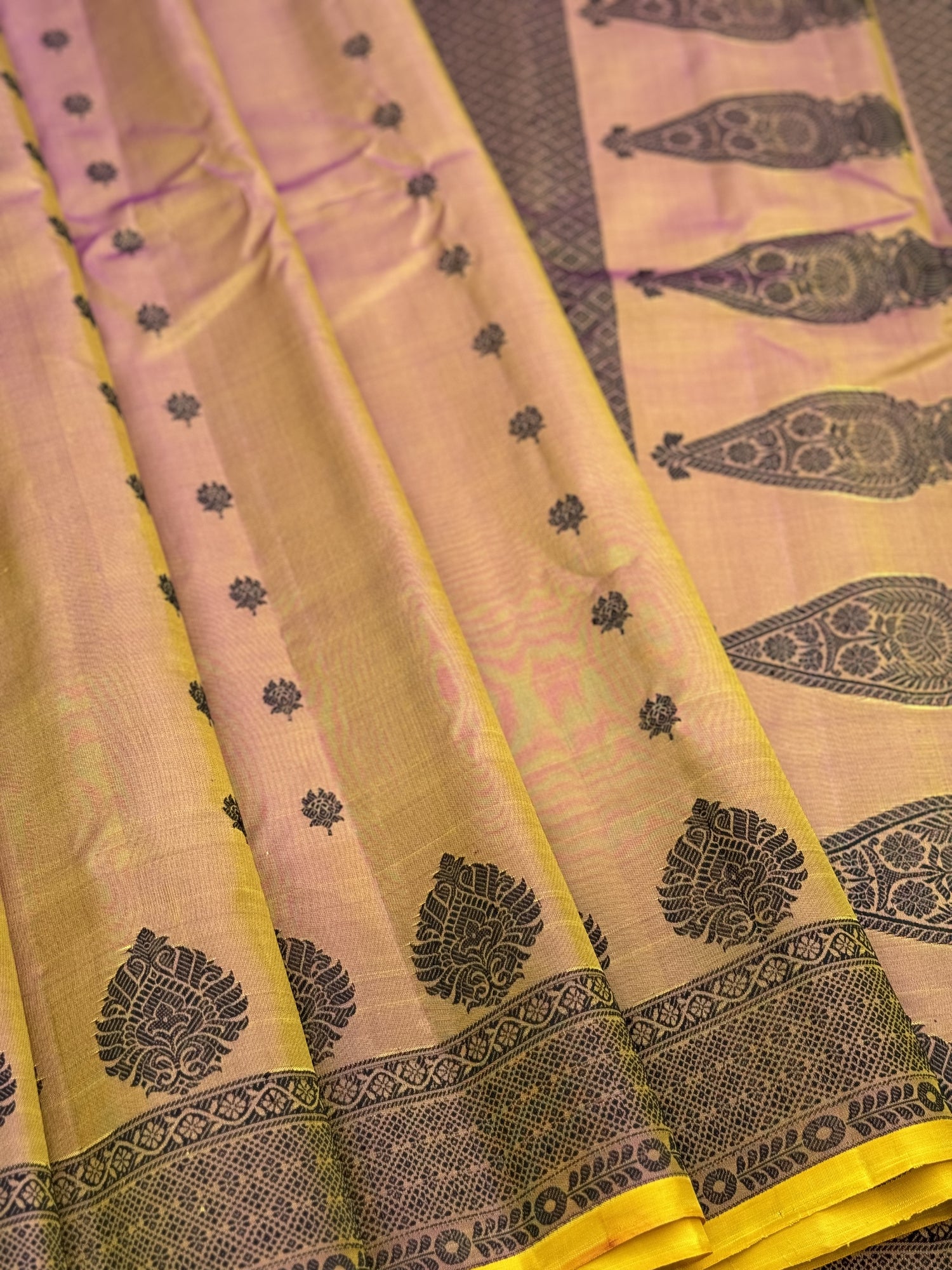 APURVA - Handwoven gorgeous rose gold with yellow shot shade handwoven gadwal silk saree