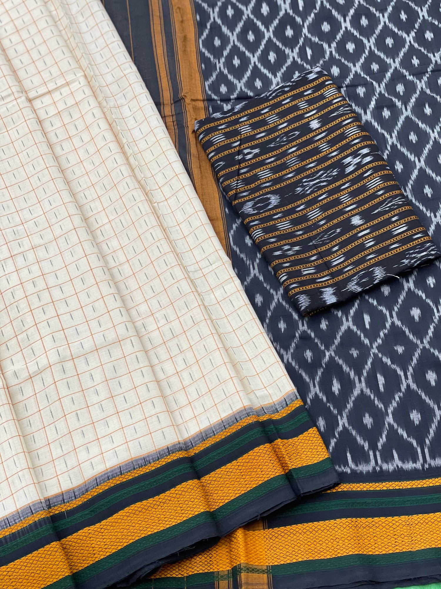 Offwhite Pochampally ikkat cotton Saree