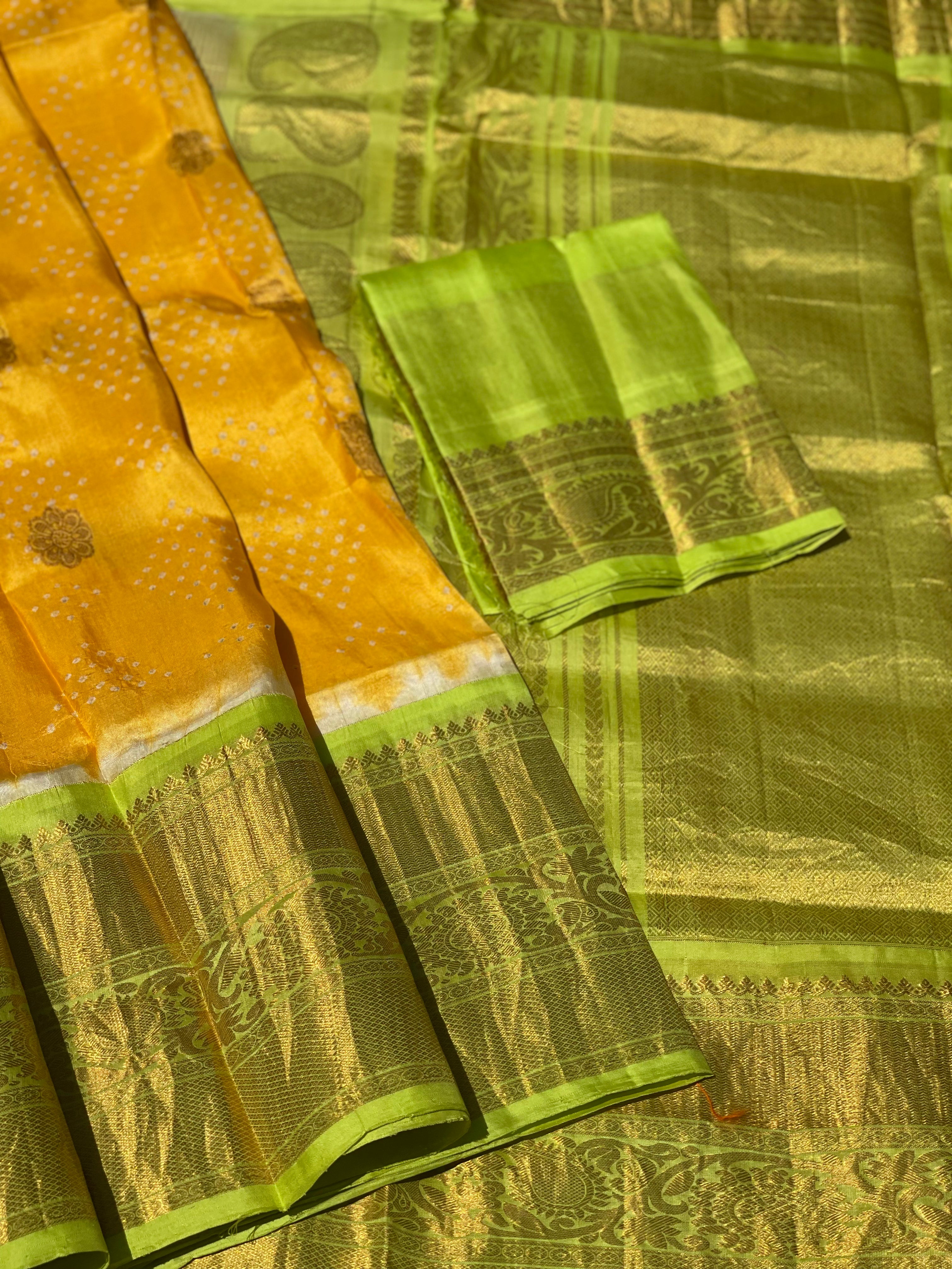 Handknotted Bandhej on Gadwal silk saree