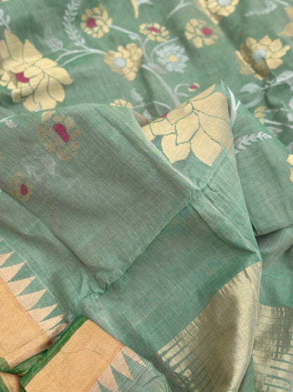 A gorgeous handspun ponduru Khadhi jamdani cotton saree in pastel green